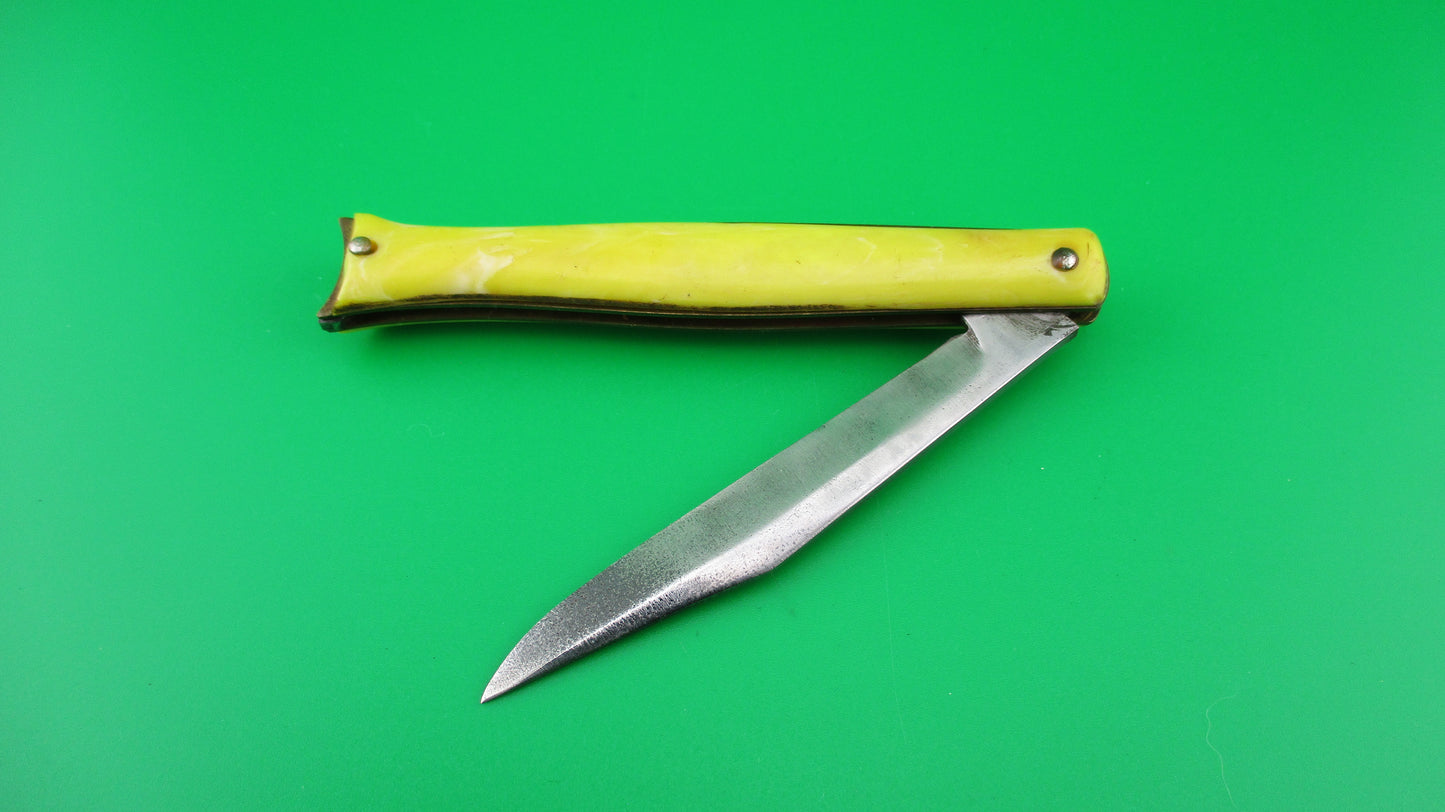 Colonial Shur Snap Fishtail yellow early 1950s switchblade