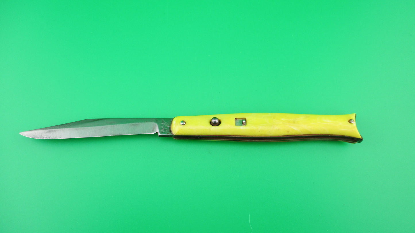 Colonial Shur Snap Fishtail yellow early 1950s switchblade