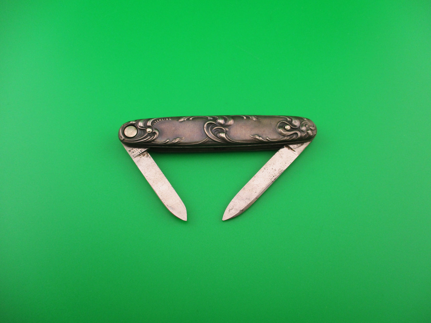 z PRESS BUTTON KNIFE CO Sterling Silver Embossed Swirls antique automatic knife