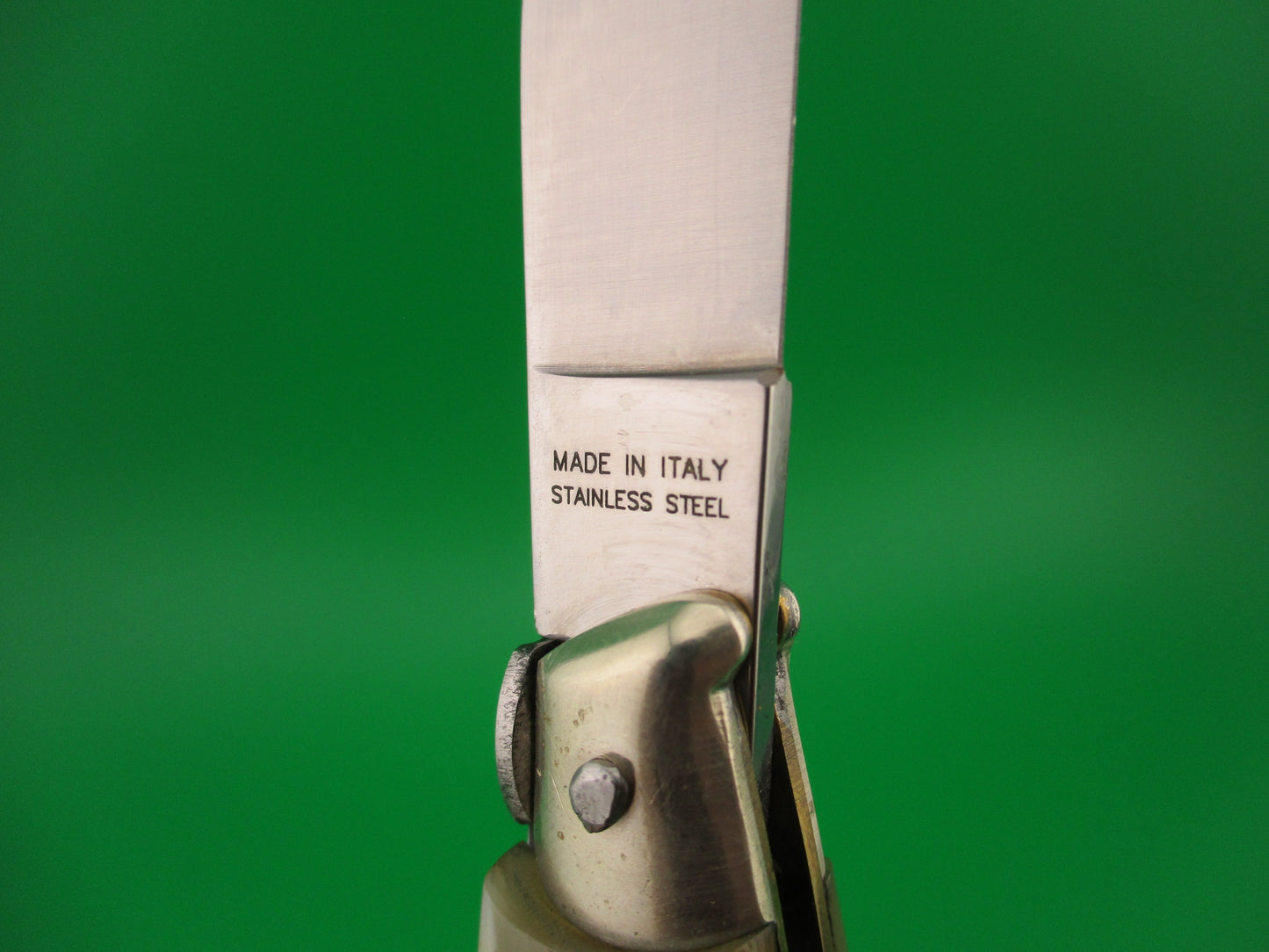 AKC 20cm Italian Picklock Fishtail Honey horn automatic knife