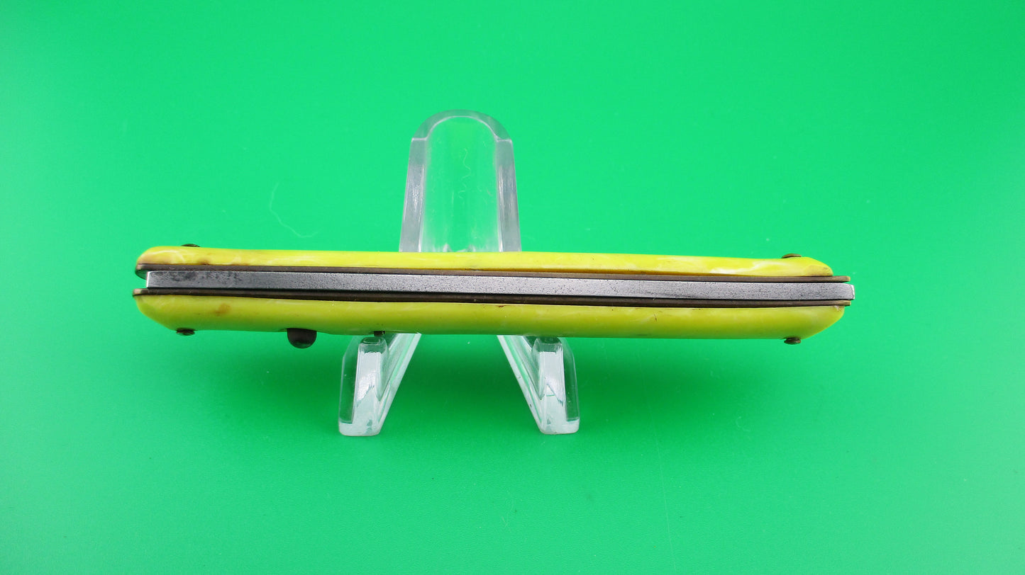 Colonial Shur Snap Fishtail yellow early 1950s switchblade