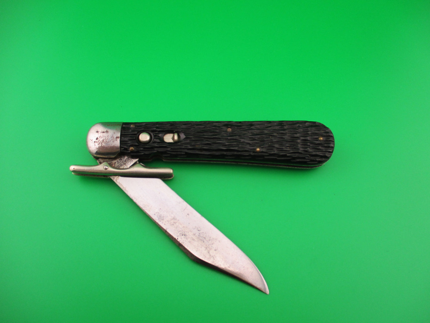 Schrade Walden #153 Hunters Pride Folding guard switchblade knife