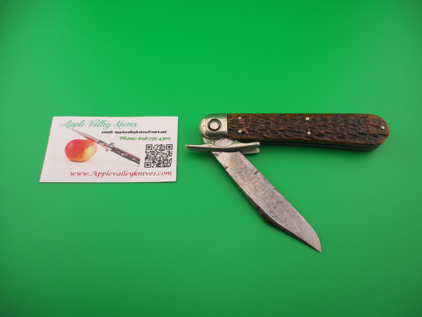 PRESS BUTTON KNIFE CO #1005 Etched THE VICTOR Antique switchblade knife