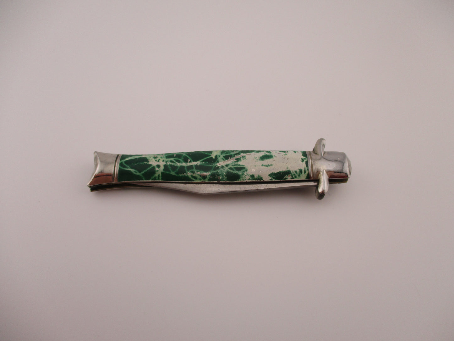 Edgemaster USA Tinny Bowtie Green & white fishtail vintage 1940s automatic knife
