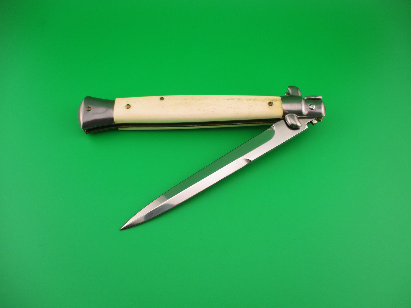 LIMITED EDITION 2004 28cm Italian Stiletto Swivel bolster automatic by Frank B
