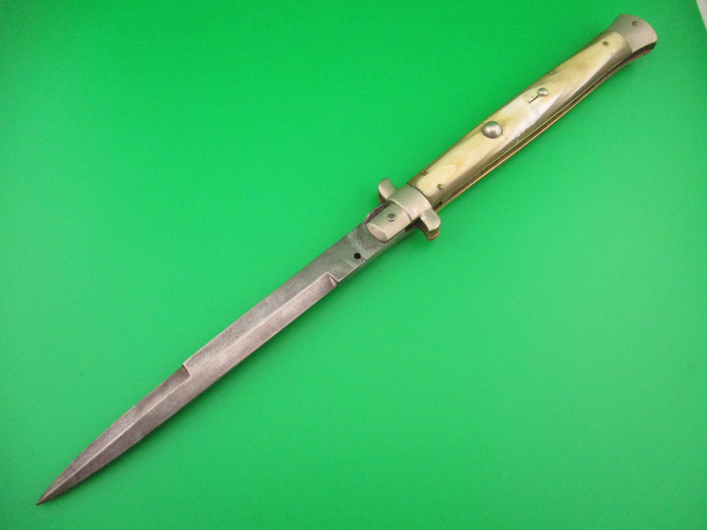 S.M.CO ITALY 33cm Italian Picklock Vintage 1950s Honey & Cream Automatic knife
