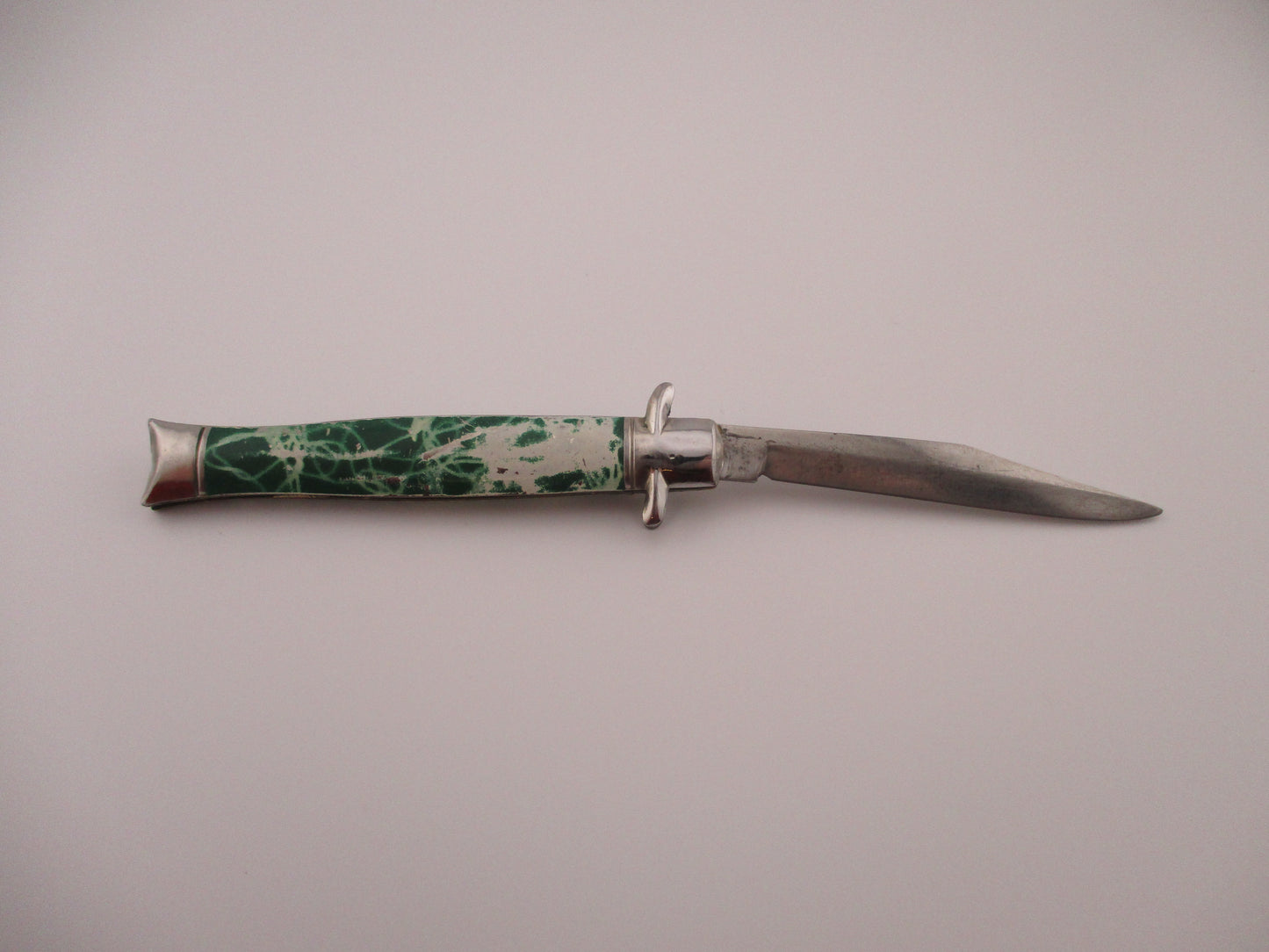Edgemaster USA Tinny Bowtie Green & white fishtail vintage 1940s automatic knife