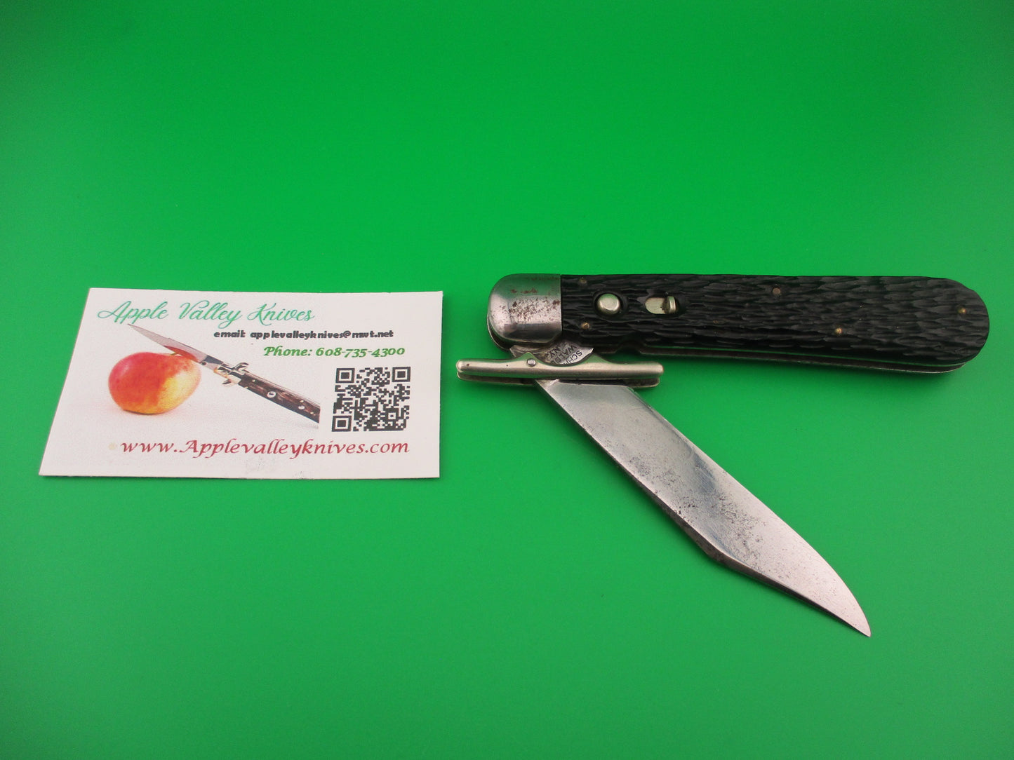 Schrade Walden #153 Hunters Pride Folding guard switchblade knife