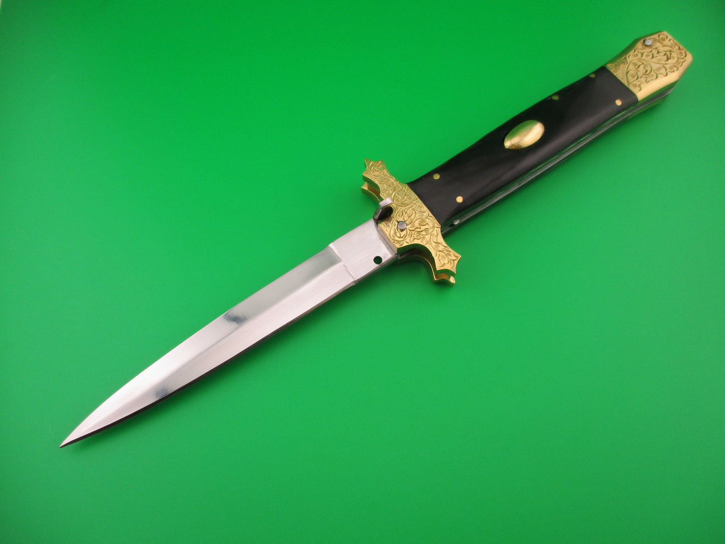 Sterile 29cm Custom Oval button & Horn Sheffield Inspired automatic knife