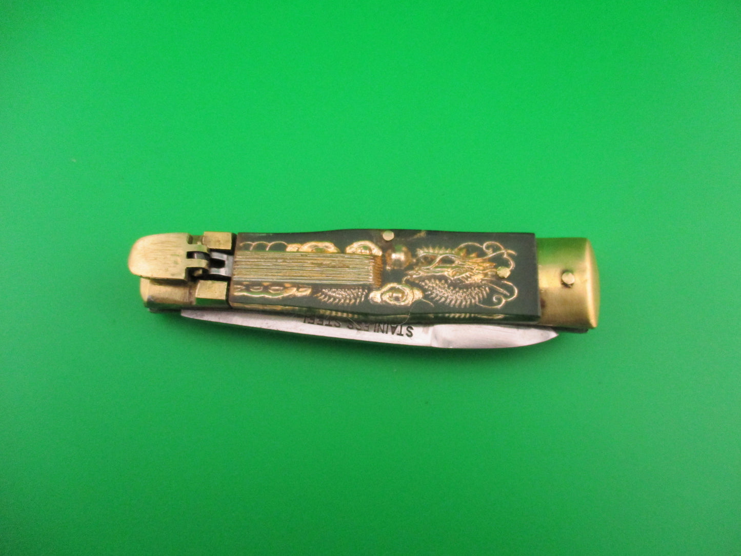 STAINLESS STEEL 17cm Japanese Bullfighter Green Bayonet blade brass lever switchblade