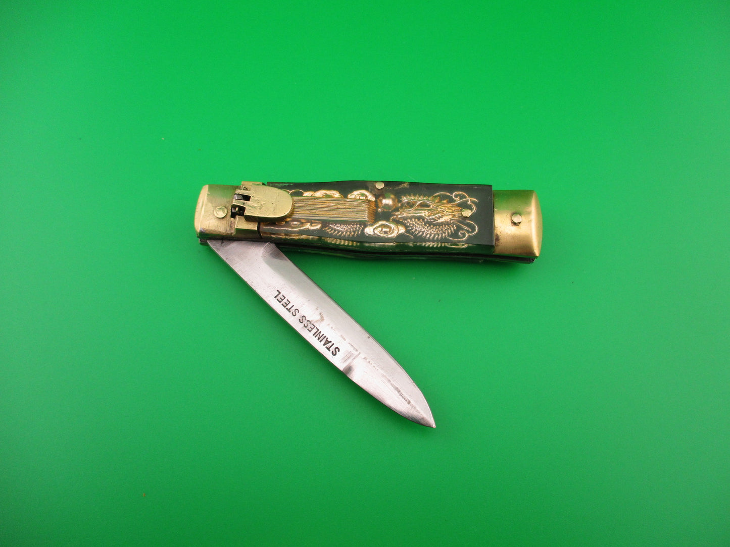 STAINLESS STEEL 17cm Japanese Bullfighter Green Bayonet blade brass lever switchblade