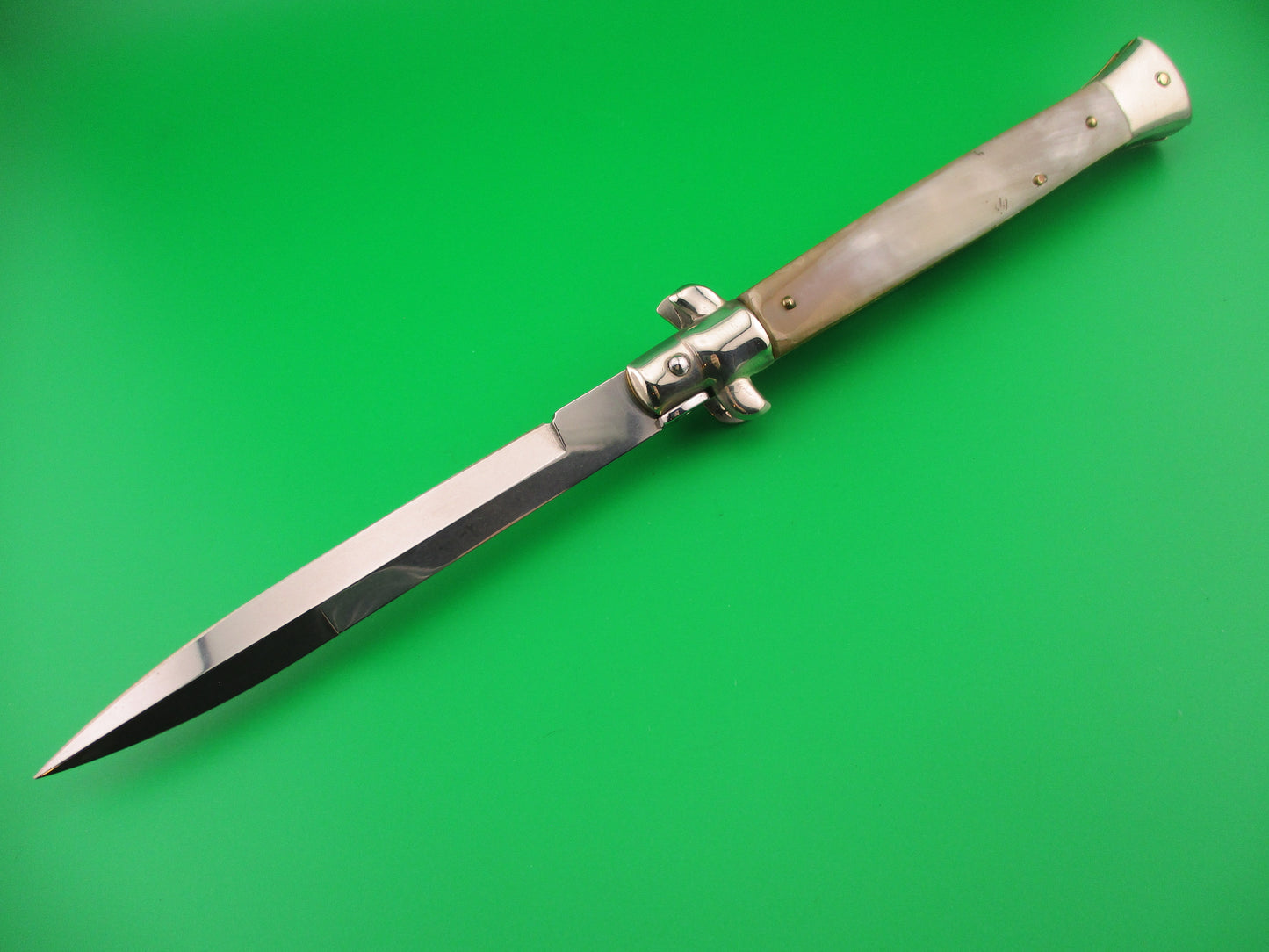 Walts LATAMA Cat 28cm Italian Stiletto Bayonet Blade Honey Cream switchblade