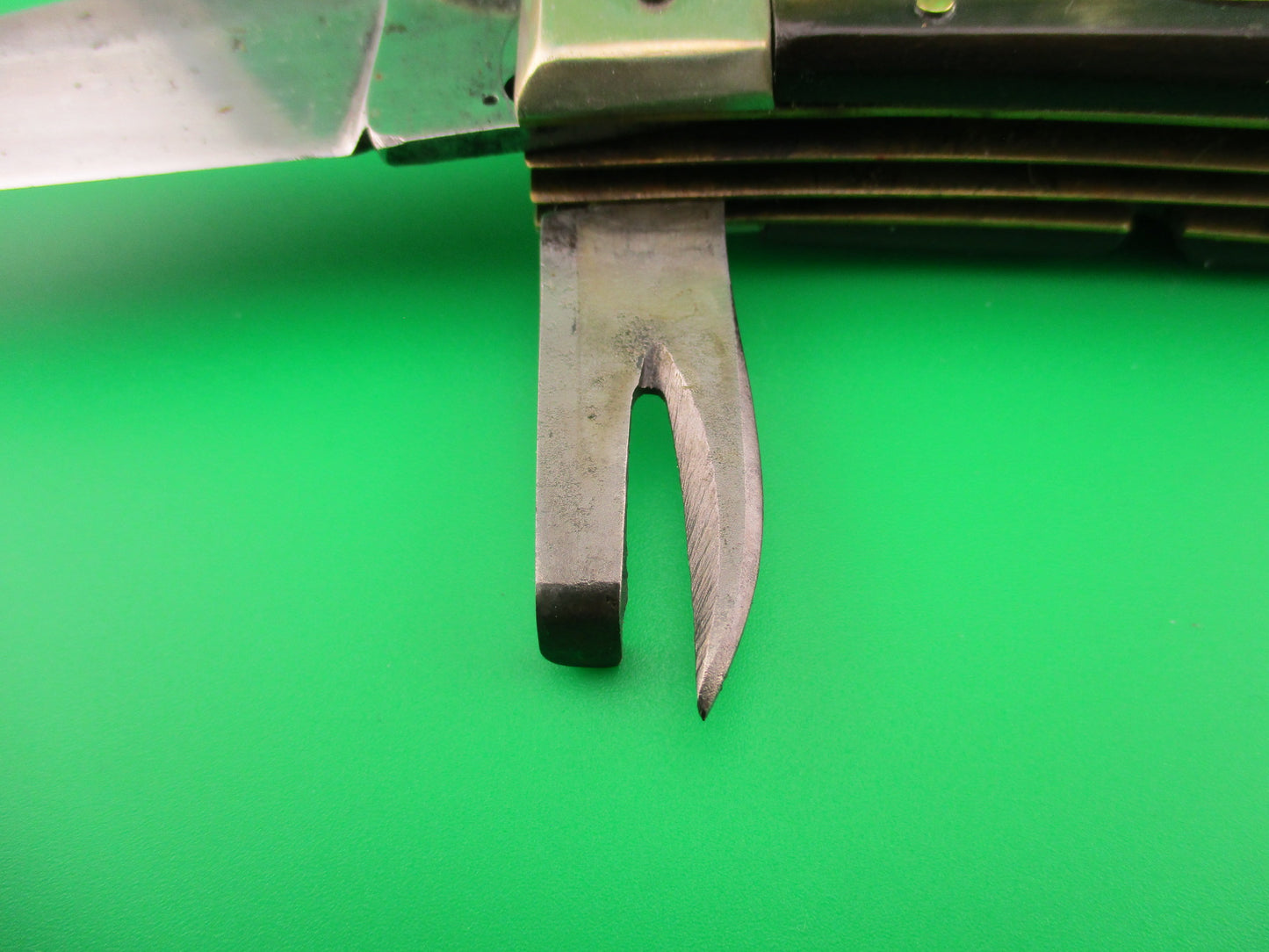 Latama 20cm Italian 5 Blade Oval button Ring pull Camper automatic knife