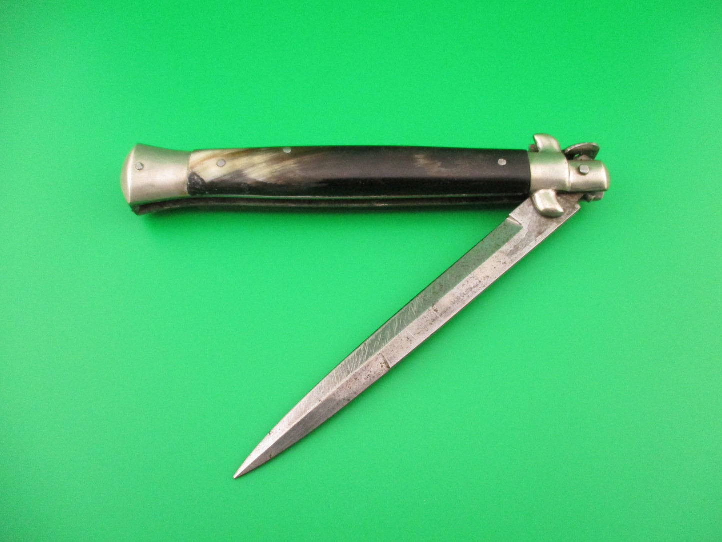 G.C. CO ITALY 28cm Italian Picklock manual Stiletto 1960s vintage fake button knife