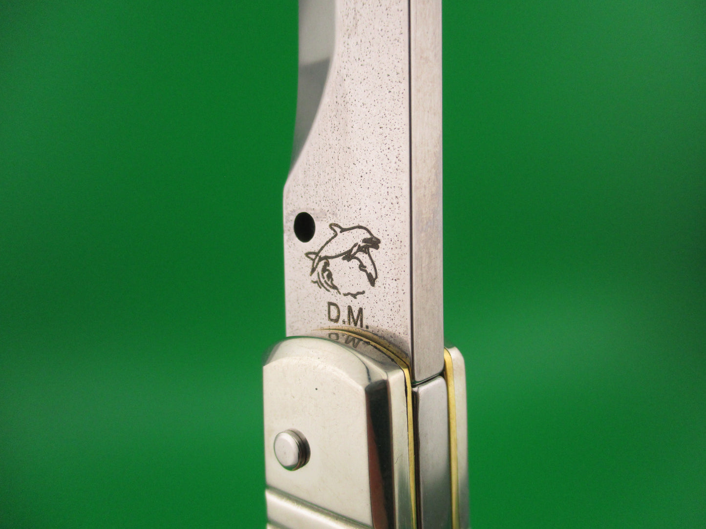 D.M. Dolphin 28cm Italian SHARK Bayonet lockback Honey & Cream automatic knife 5mm
