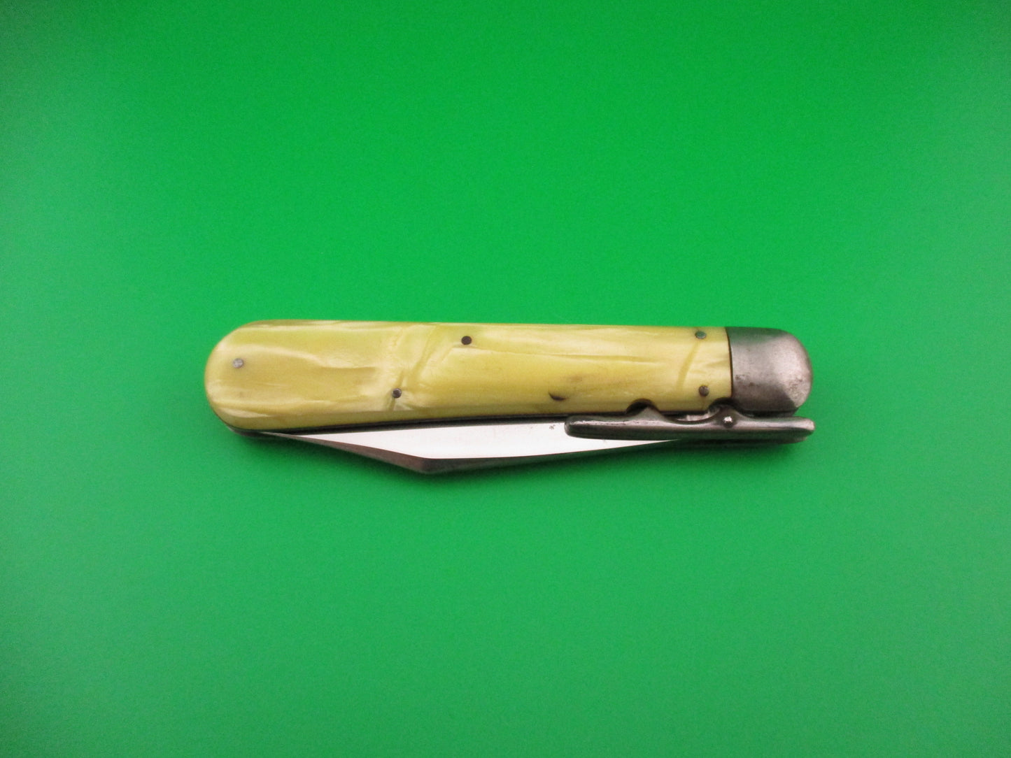 Schrade Cut Co Hunters Pride # G1544 3/4 Marine Pearl Etched Folding guard switchblade knife