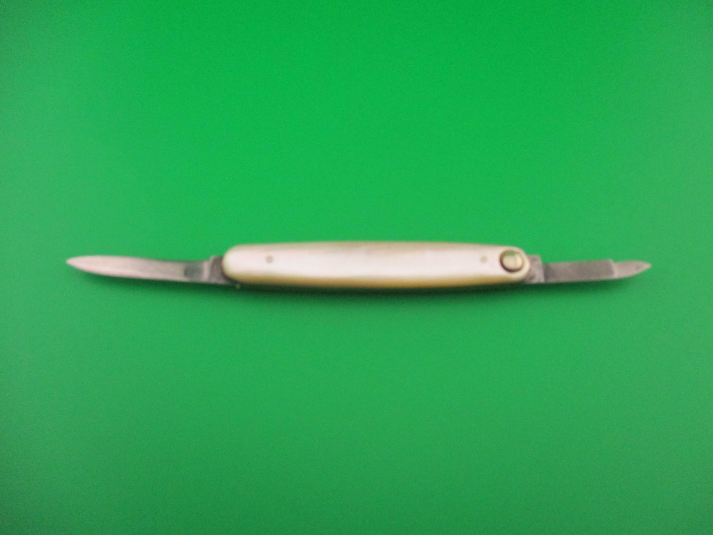 Press Button Knife Co medium double MOP model 105 antique switchblade knife