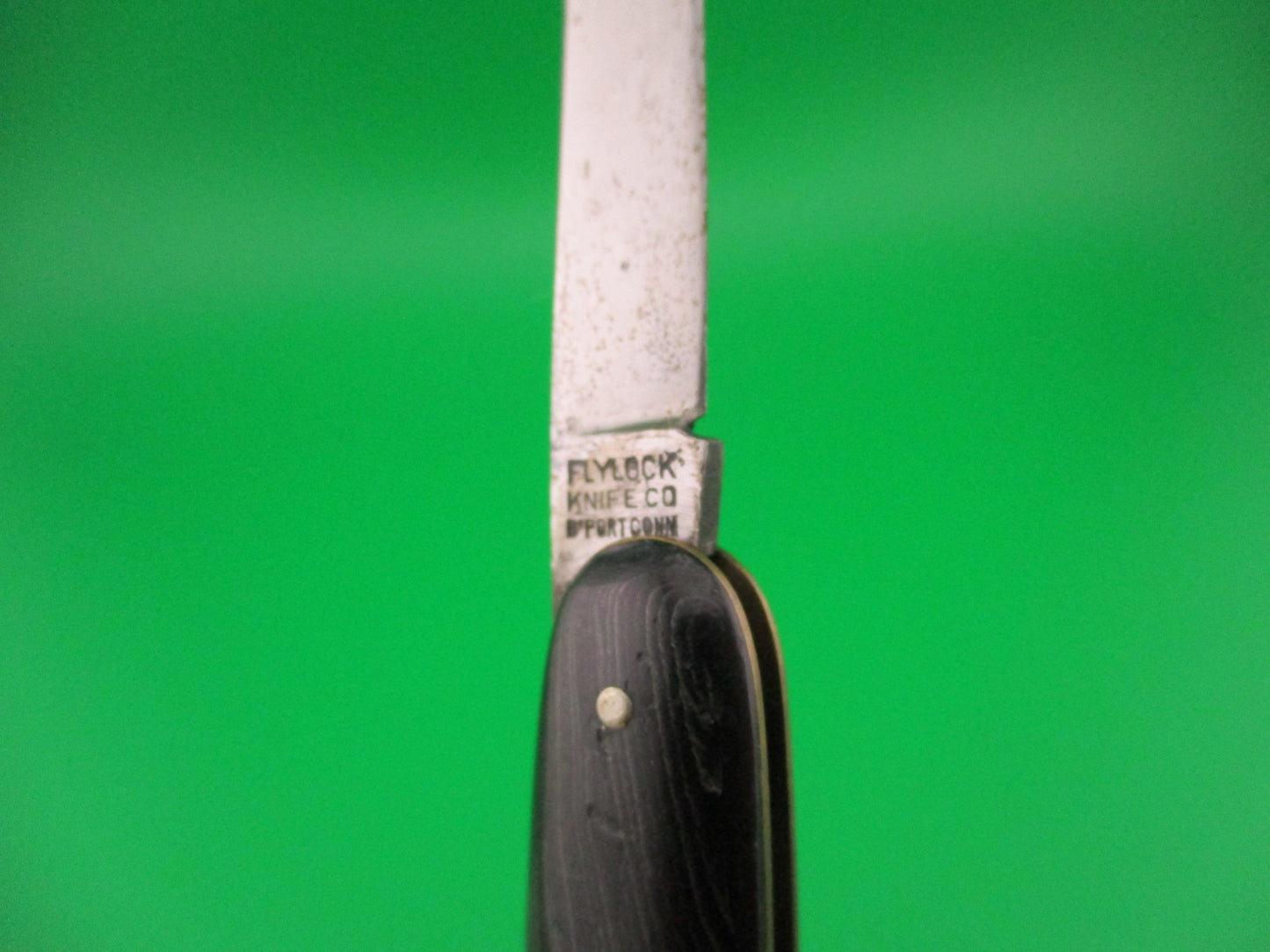 Flylock 3 3/8" Single blade Black waterfall switchblade knife