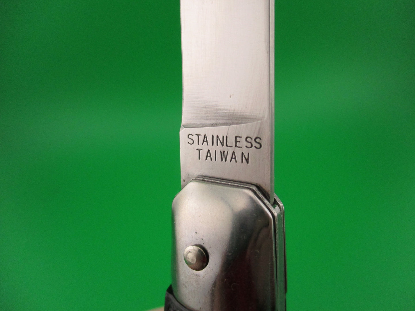 STAINLESS TAIWAN 18cm Black automatic knife w lanyard ring NIB
