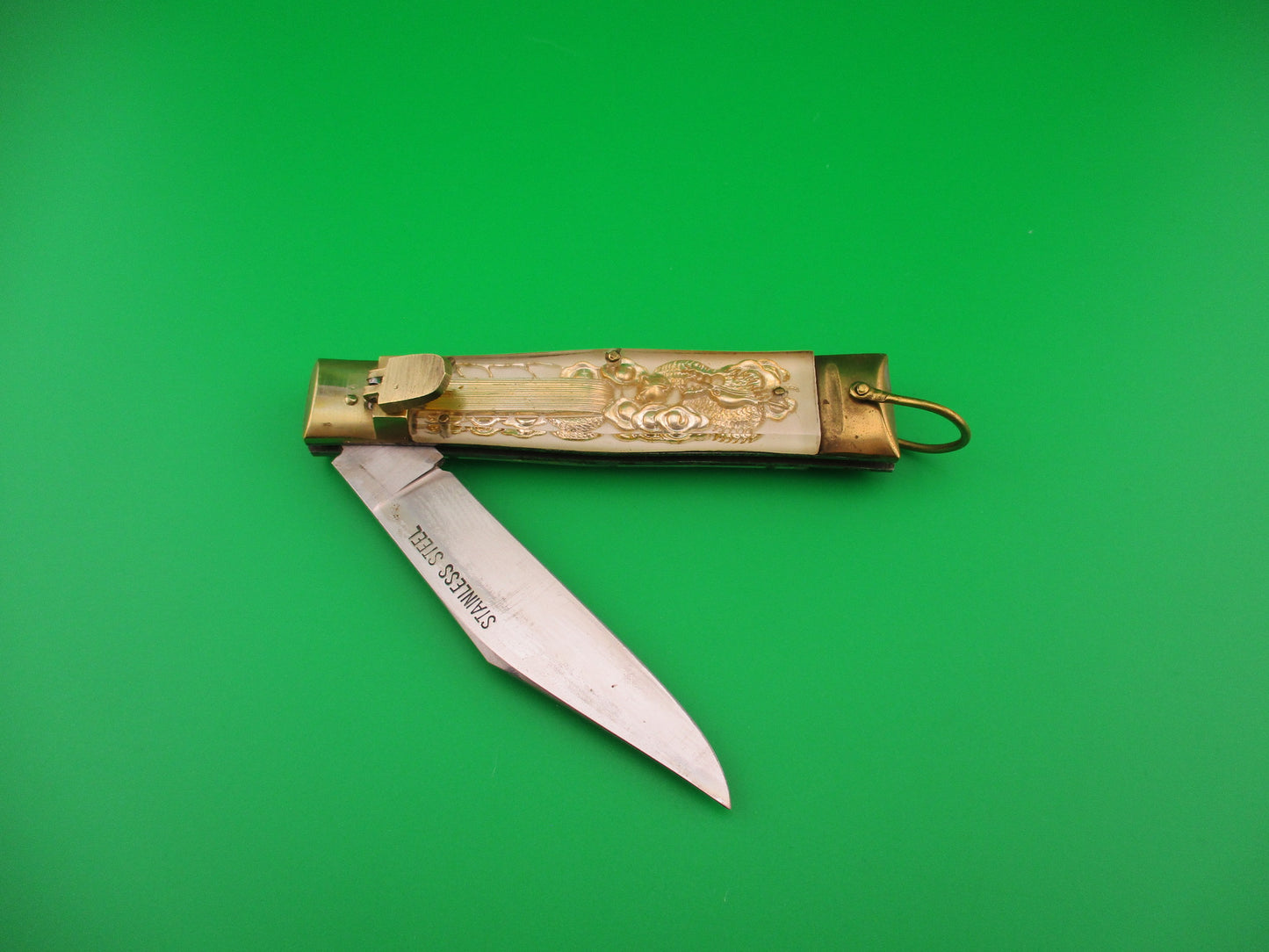 STAINLESS STEEL 19cm Bullfighter Dragon vintage White Lever switchblade knife
