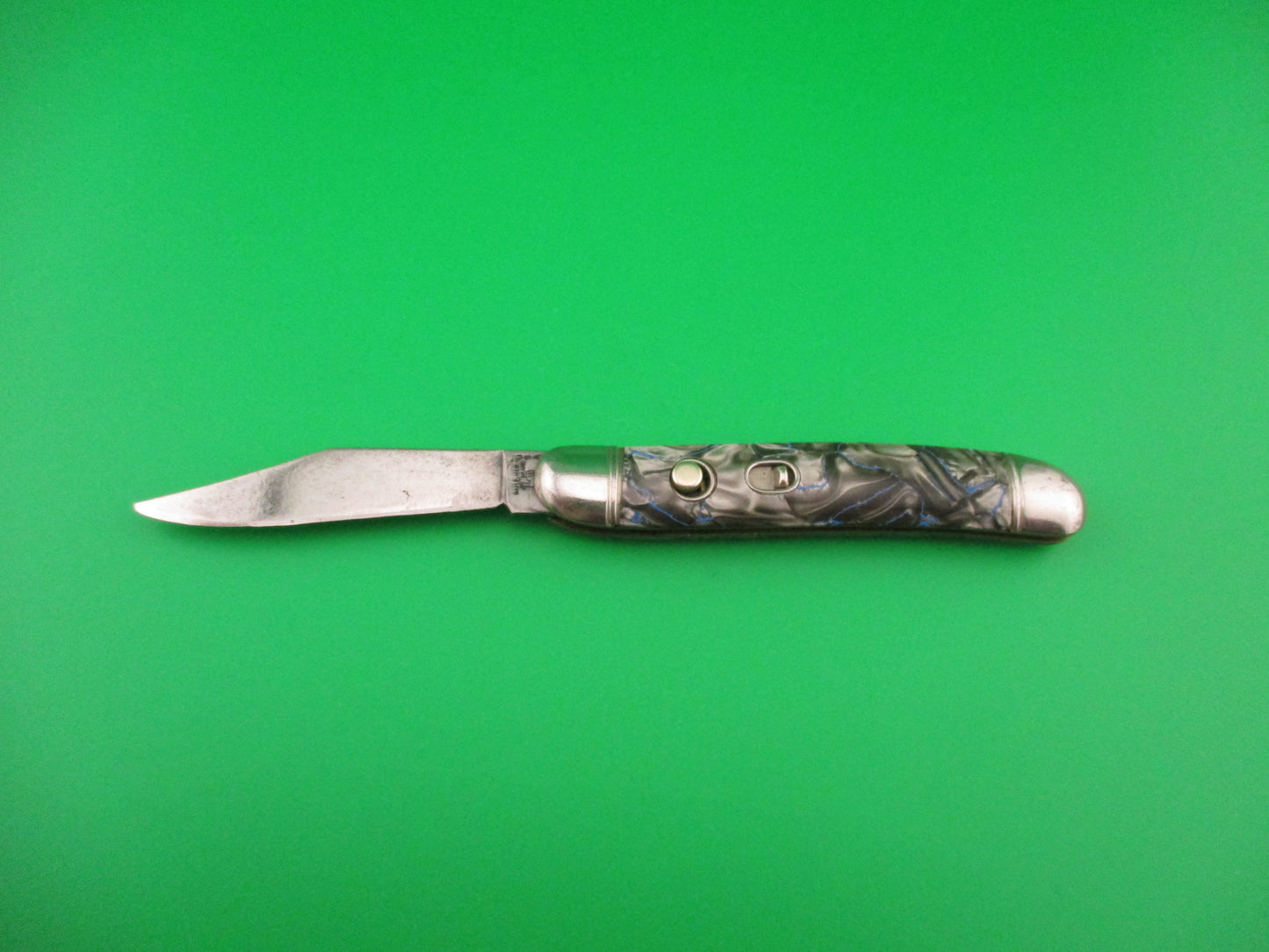 Hammer Brand Imperial Serpentine Jack Silver pearl Blue streaks switchblade knife