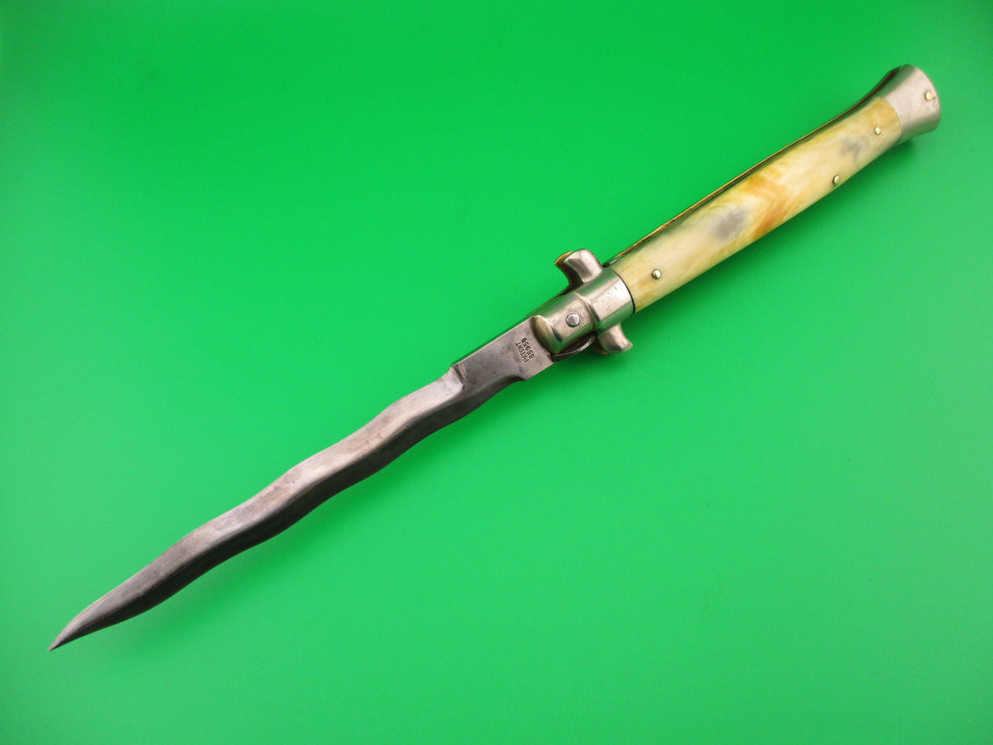 LATAMA ITALY 28cm Italian Picklock 1950s vintage KRIS Yellow horn automatic knife