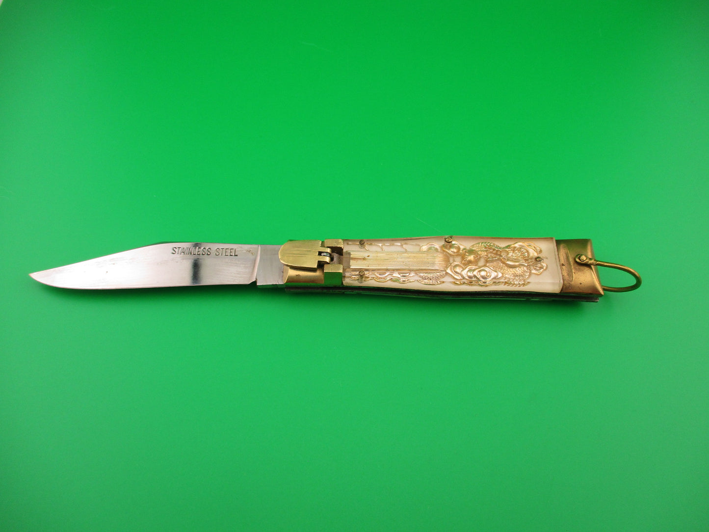 STAINLESS STEEL 19cm Bullfighter Dragon vintage White Lever switchblade knife