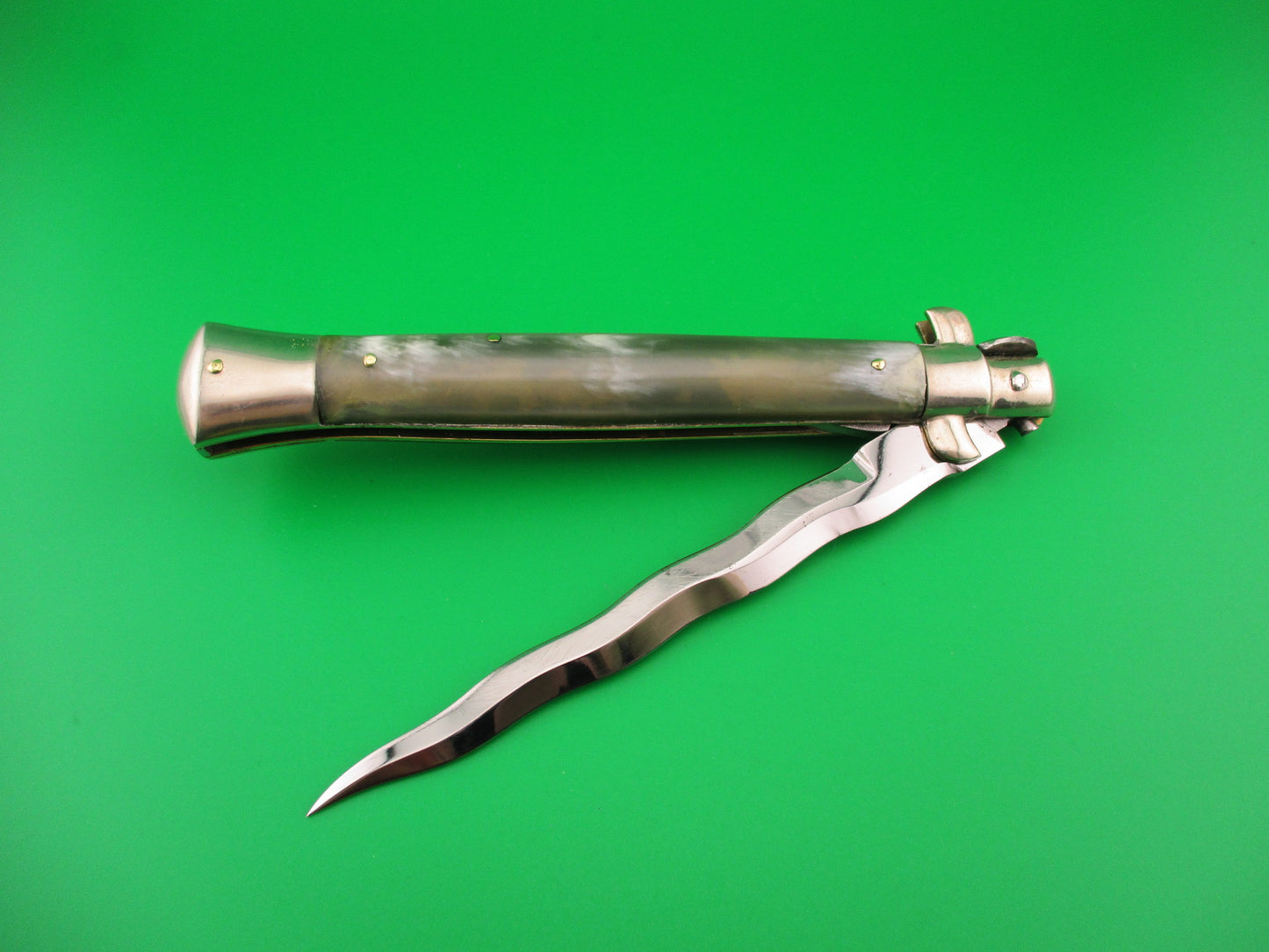 Latama Italy 28cm Italian Picklock Kris blade Green horn 1950s vintage automatic knife