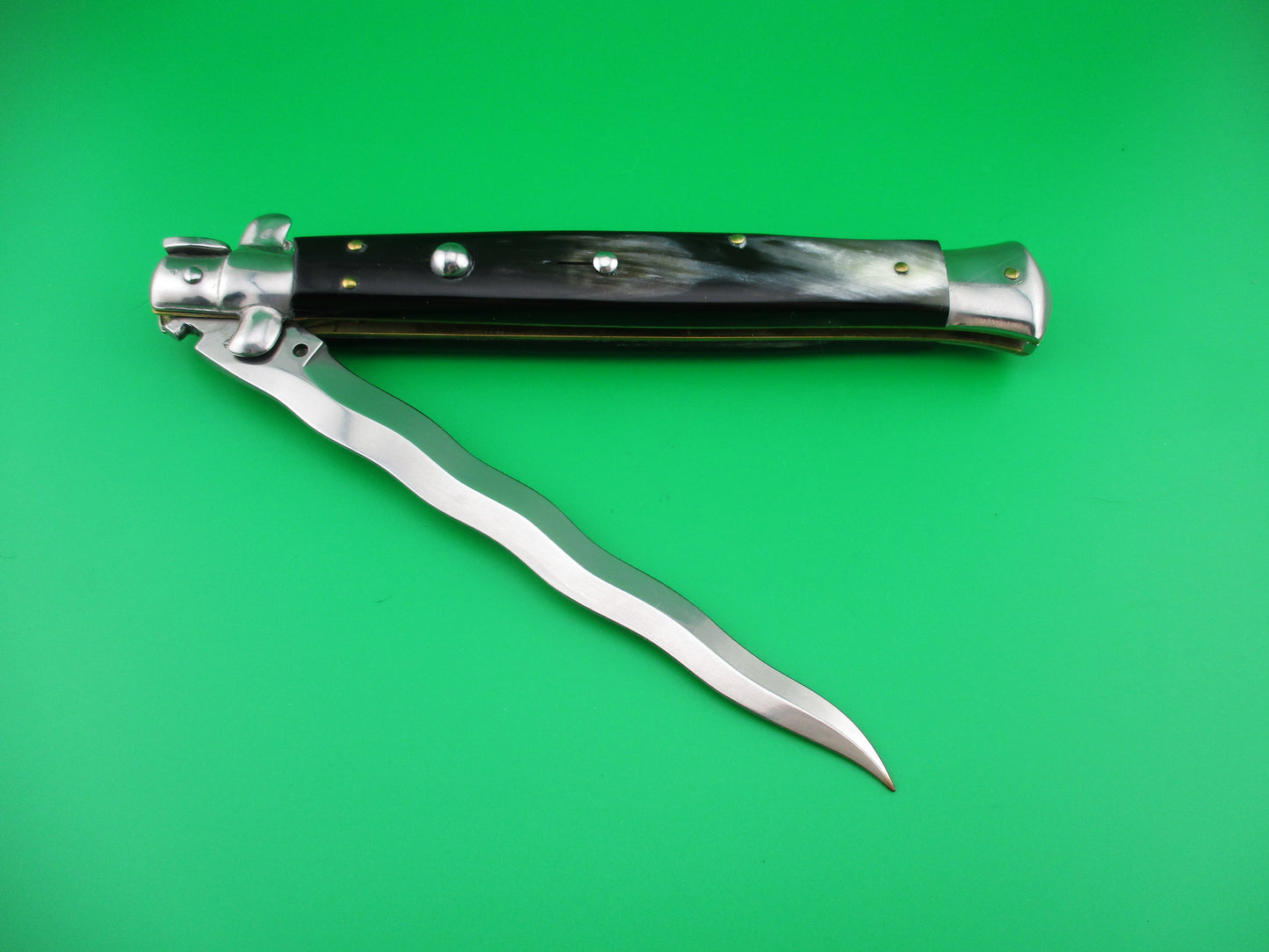 z OSK MADE IN ITALY 13 inch Italian KRIS swivel bolster Brazilian horn switchblade knife
