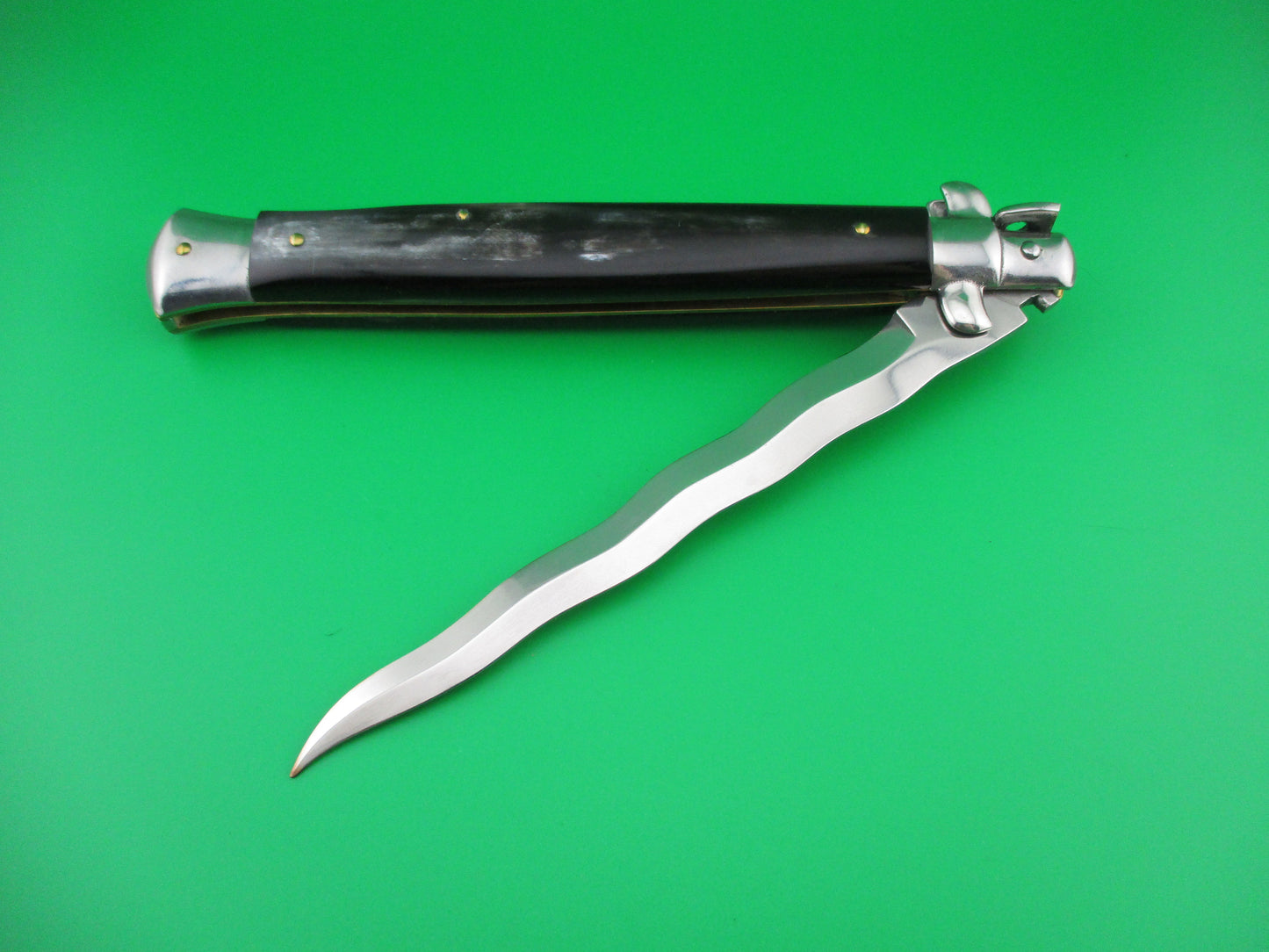 z OSK MADE IN ITALY 13 inch Italian KRIS swivel bolster Brazilian horn switchblade knife