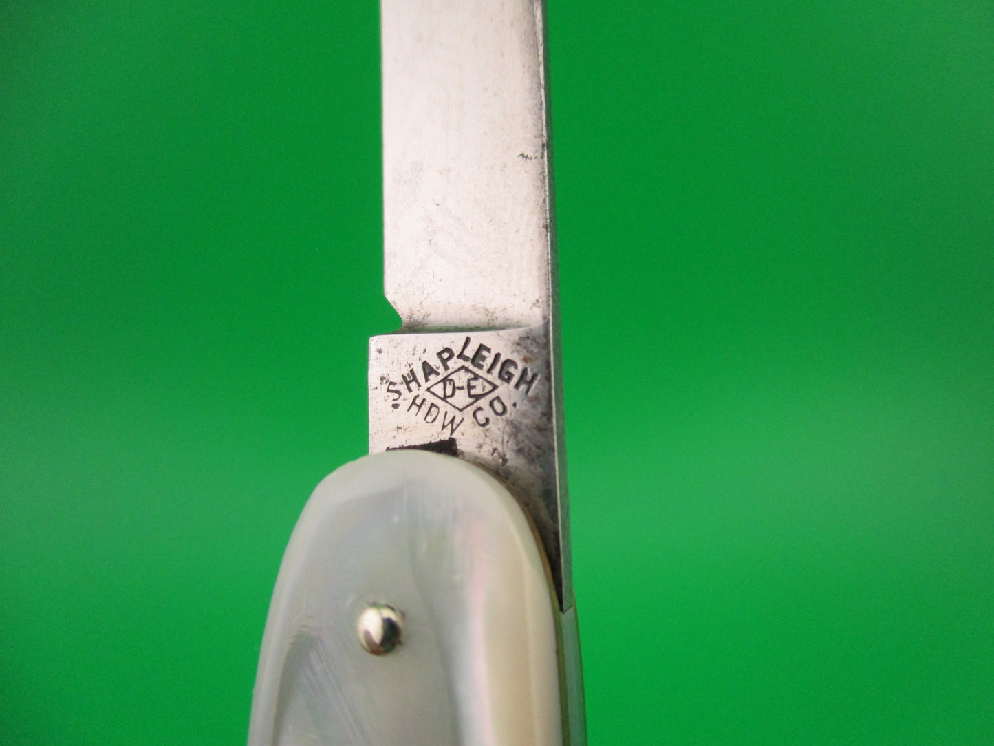 SHAPLEIGH HDW CO DE B19 Medium double MOP switchblade with etch