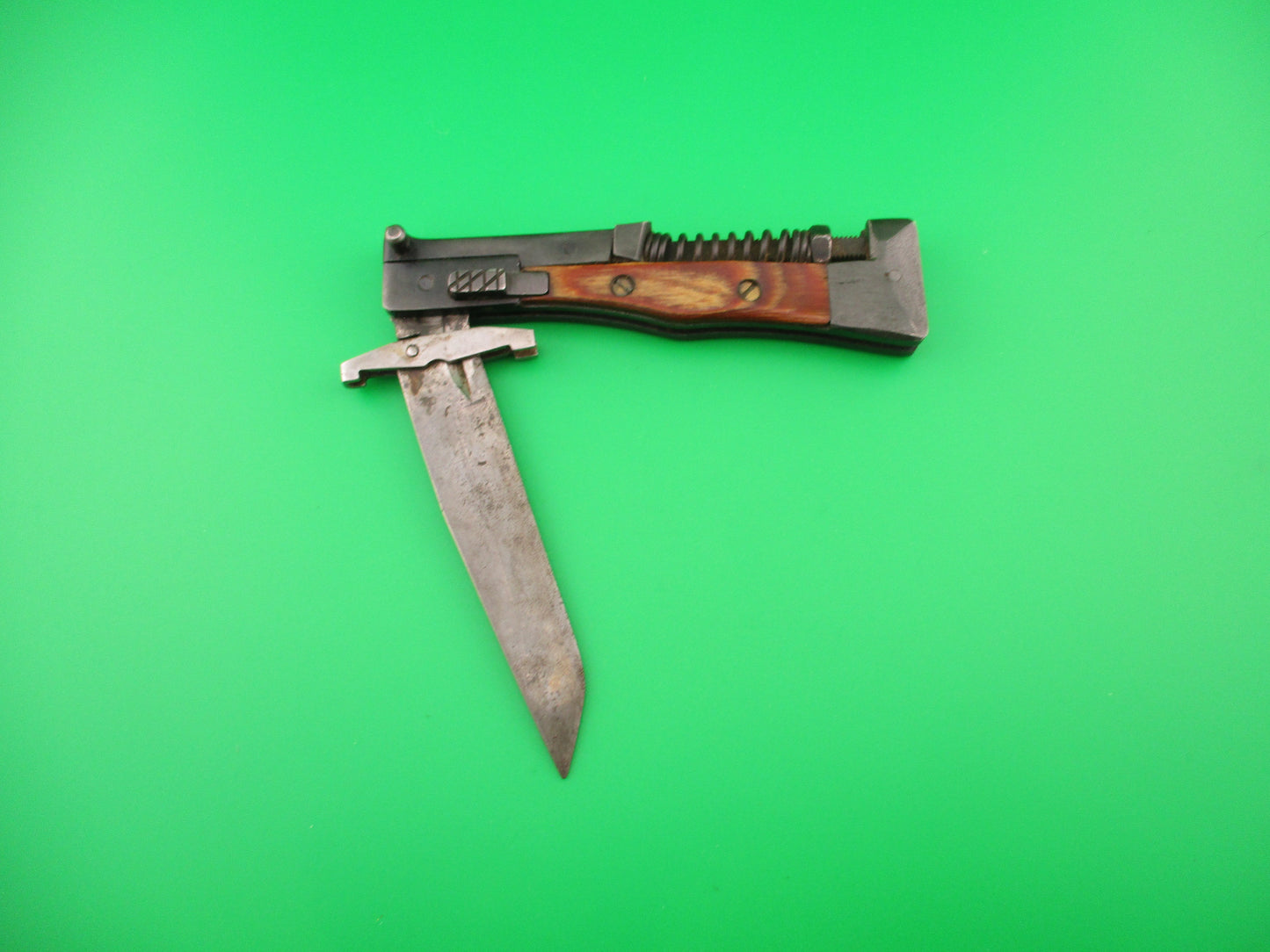 AK47 21cm Soviet style Vintage Swing guard wood & blued automatic knife