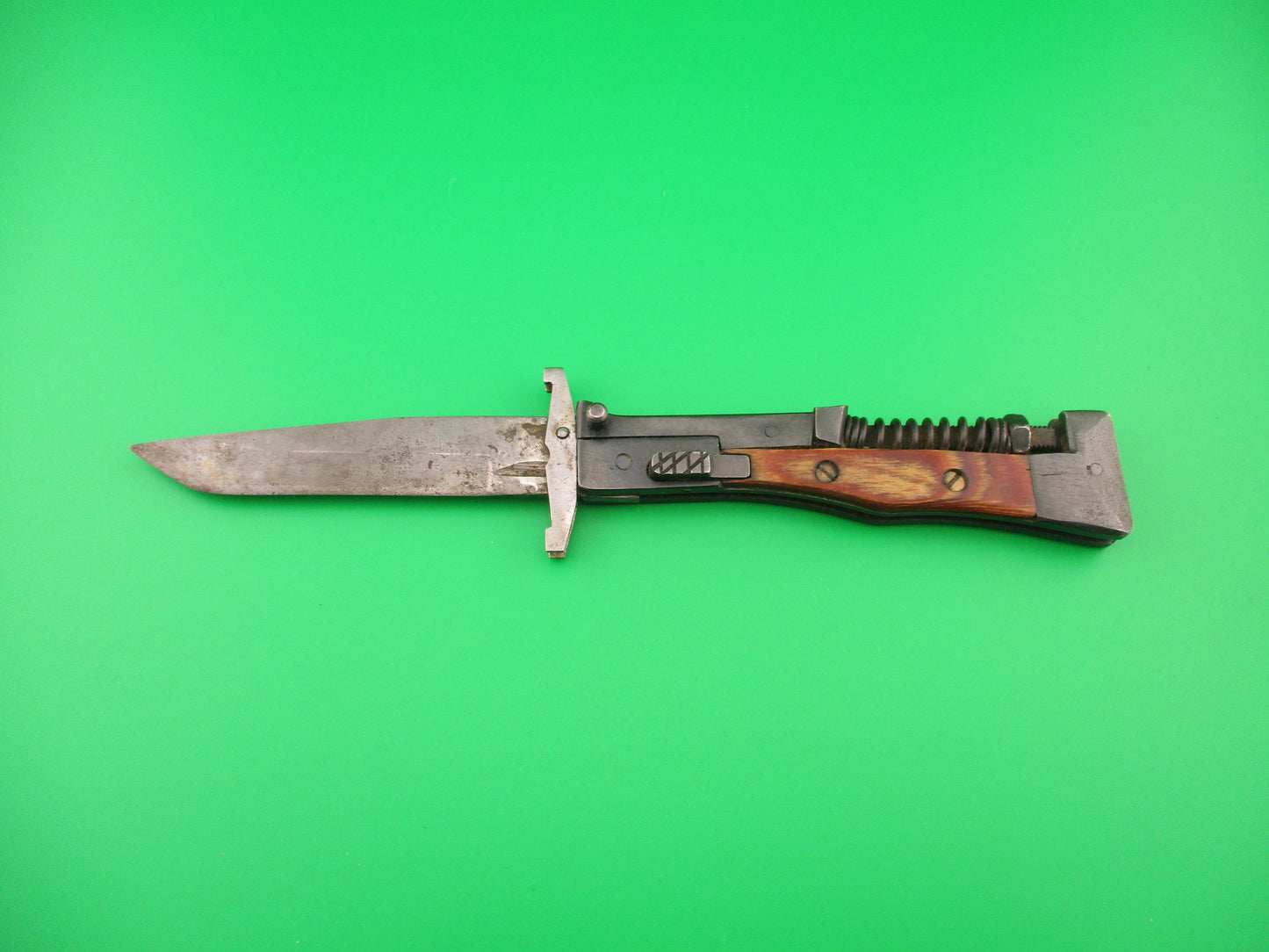 AK47 21cm Soviet style Vintage Swing guard wood & blued automatic knife