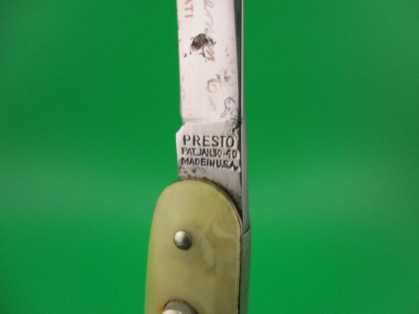 PRESTO 600S Medium double Onyx celluloid Louis Freeman Co etched automatic knife