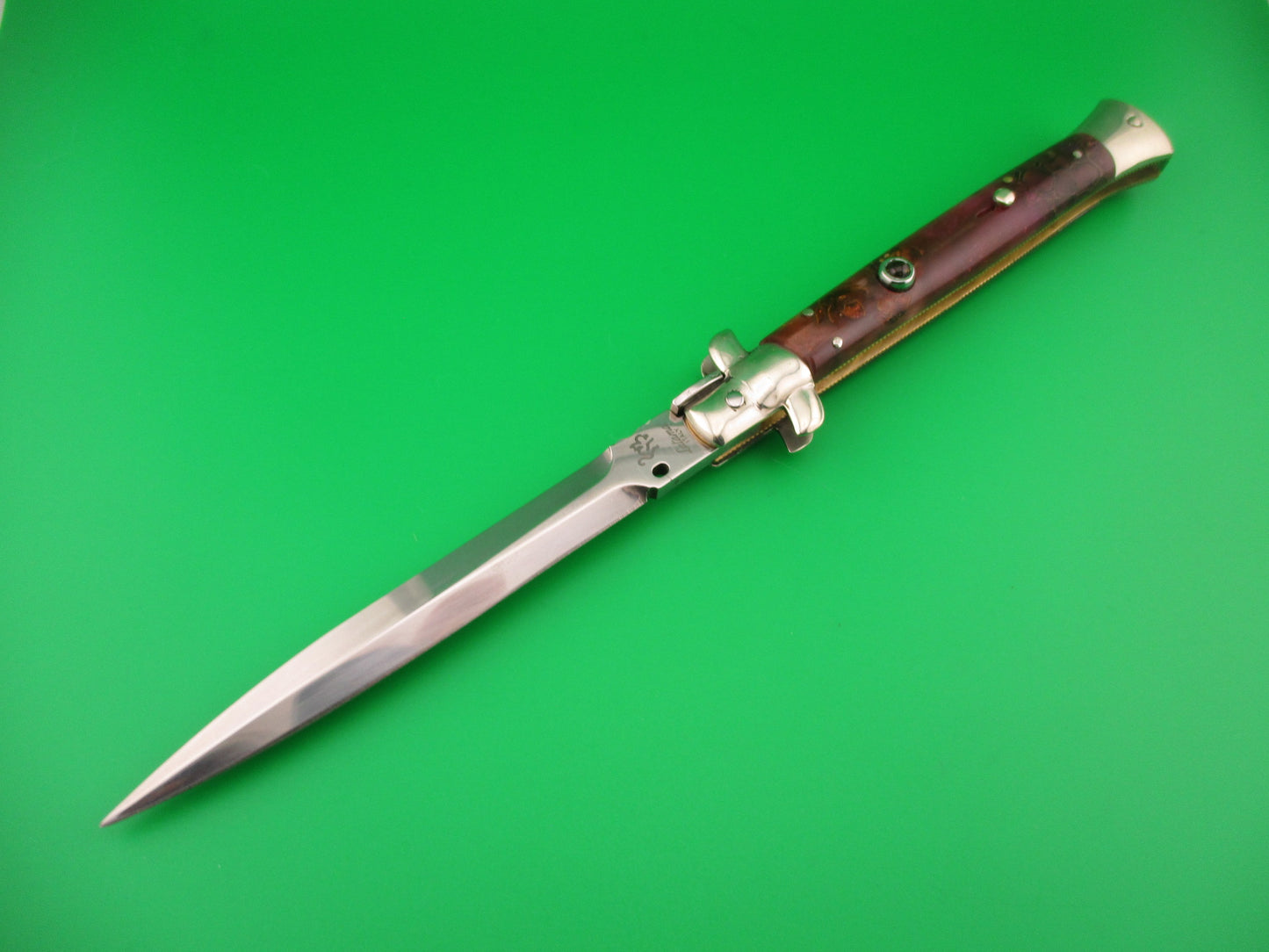 Walt's Latama 28cm Italian Classic customized by Tank Fisher Red & Purple automatic knife
