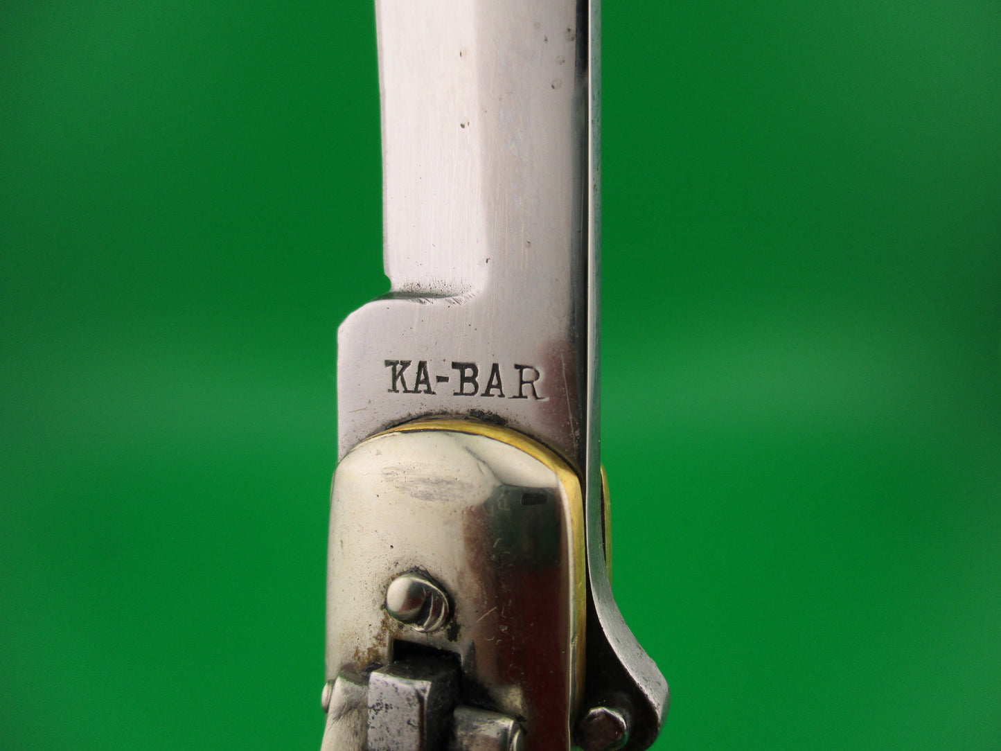 KABAR Lever Black Jigged synthetic Transitional Square lever vintage automatic knife