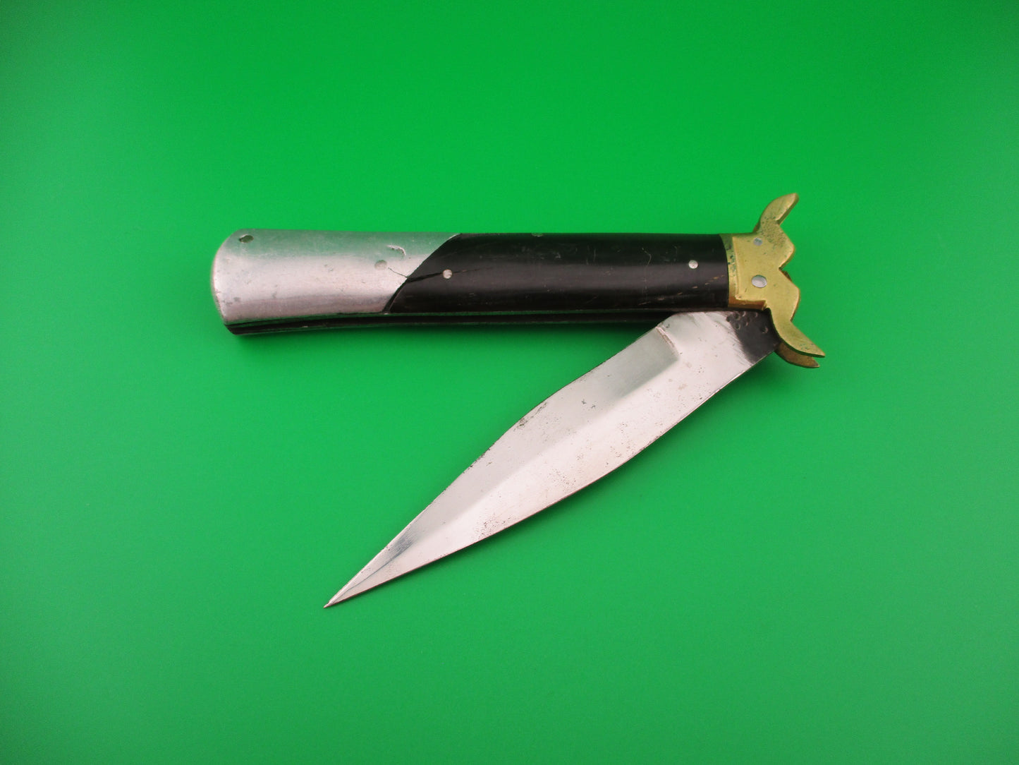 RGN 2445 25cm Indian Lever knife A Brass Horn Aluminum automatic knife