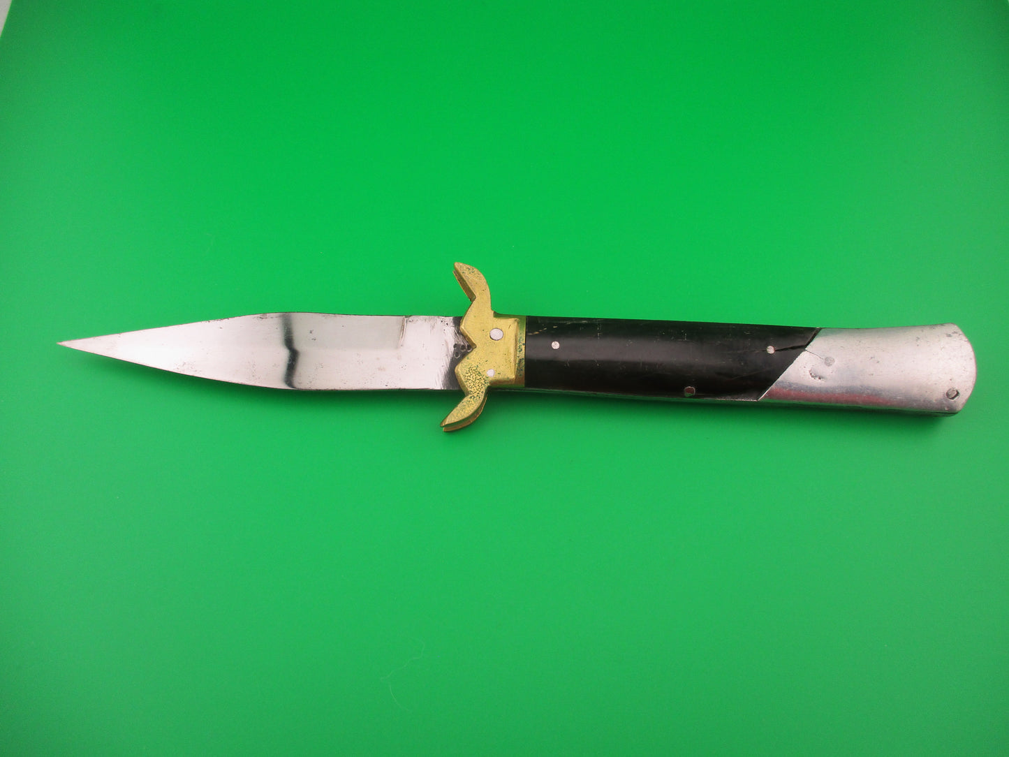 RGN 2445 25cm Indian Lever knife A Brass Horn Aluminum automatic knife