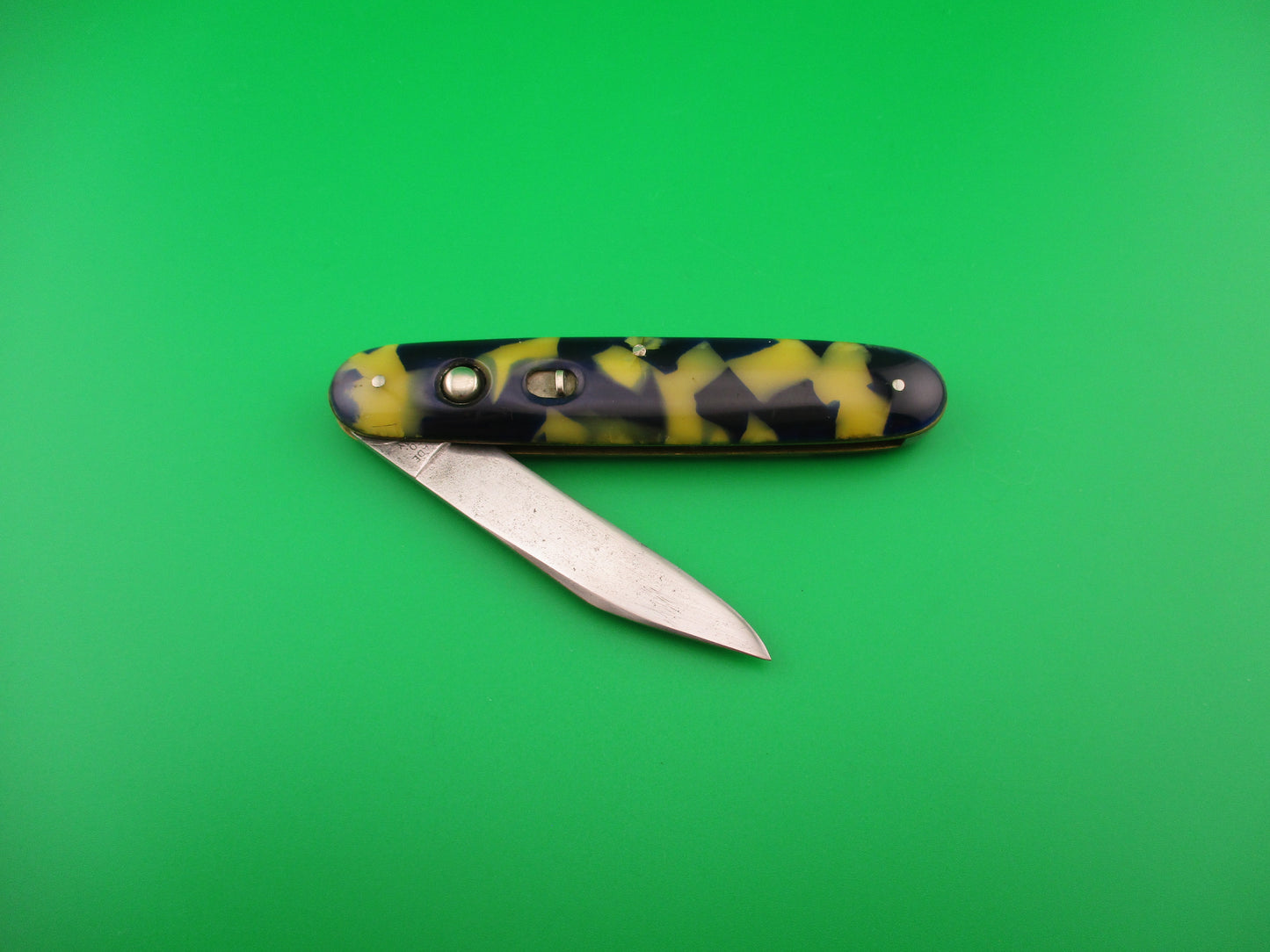 SCHRADE CUT CO Large 3 3/4" Single Blueberries & Cream automatic knife