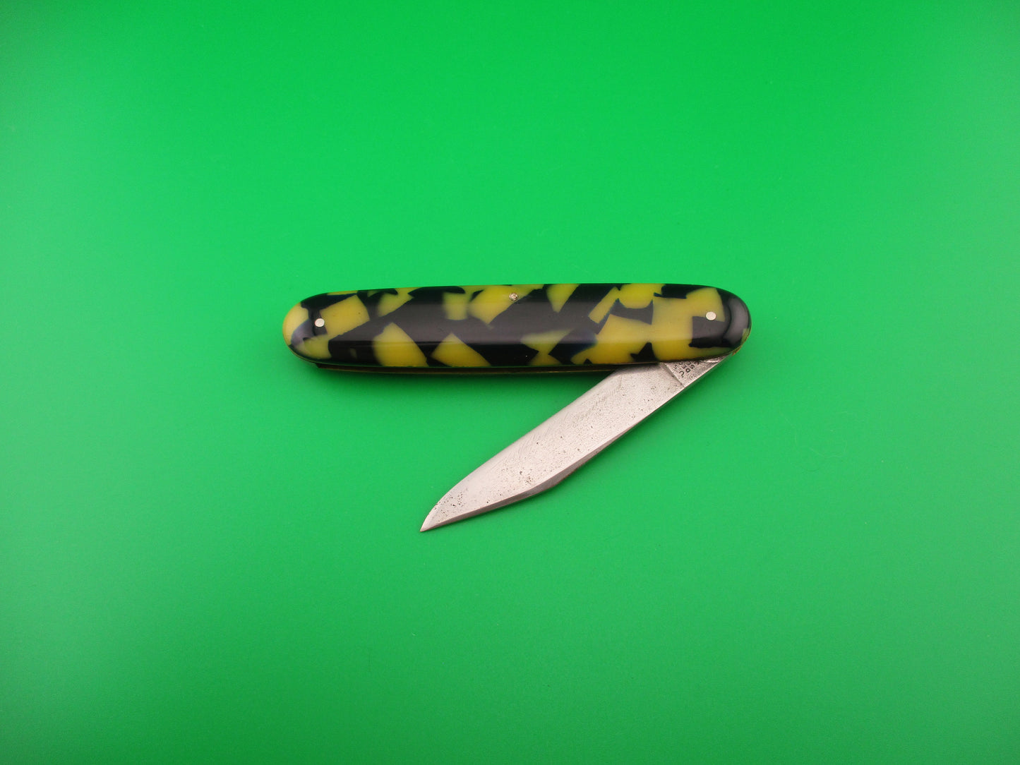 SCHRADE CUT CO Large 3 3/4" Single Blueberries & Cream automatic knife