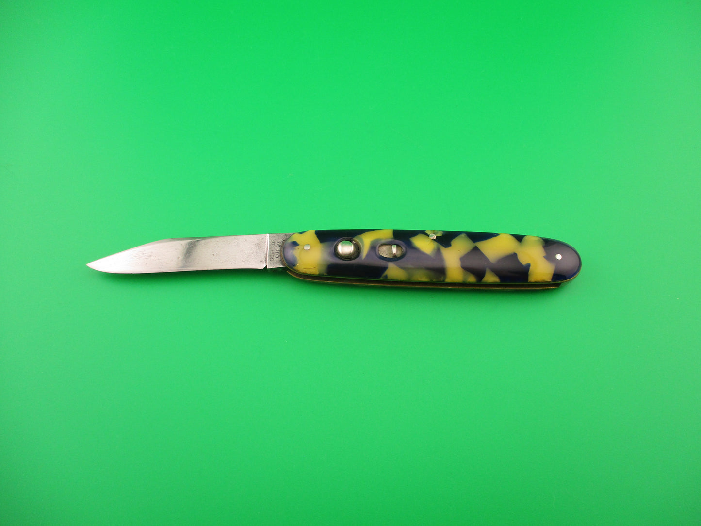 SCHRADE CUT CO Large 3 3/4" Single Blueberries & Cream automatic knife