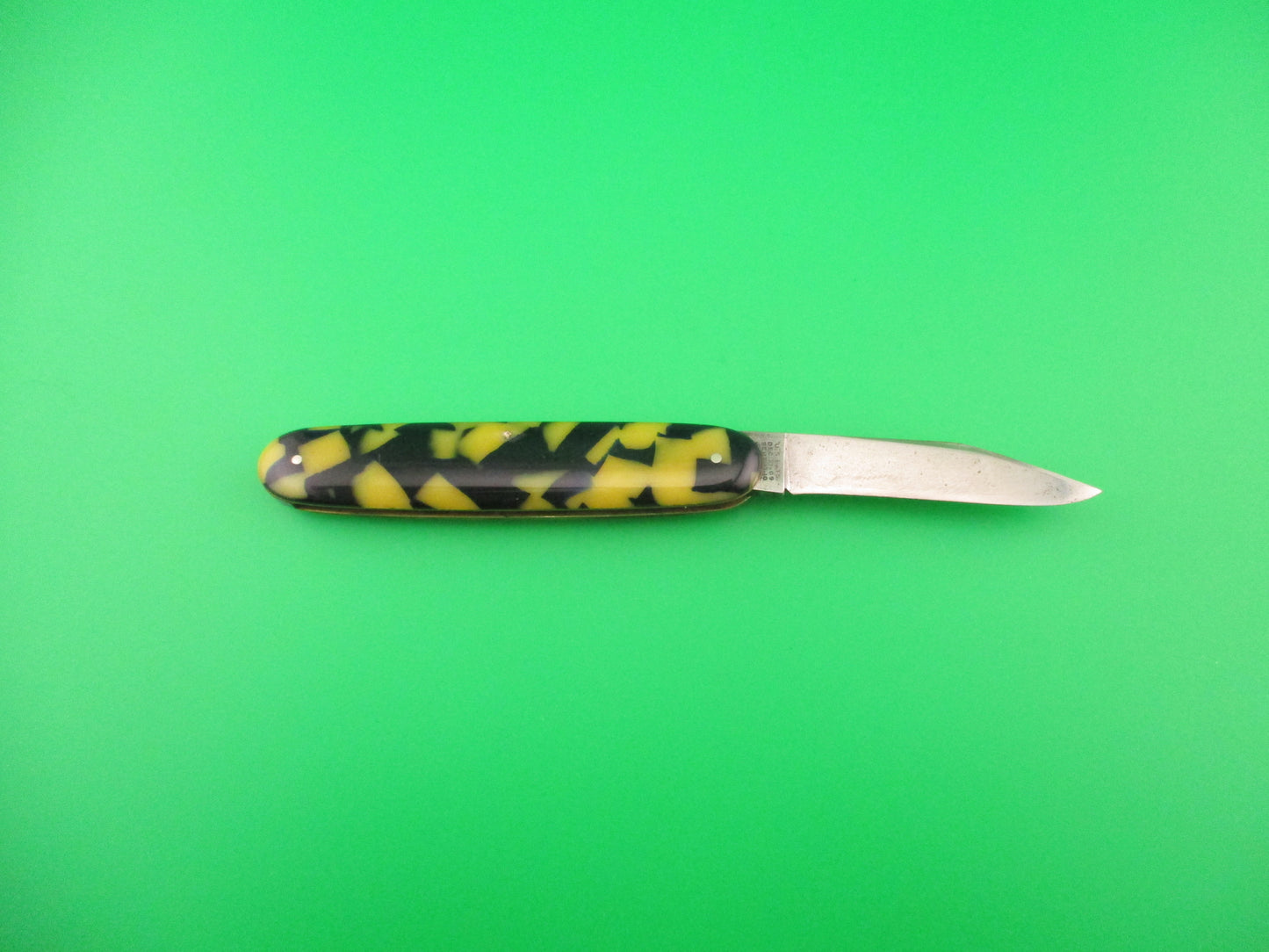 SCHRADE CUT CO Large 3 3/4" Single Blueberries & Cream automatic knife