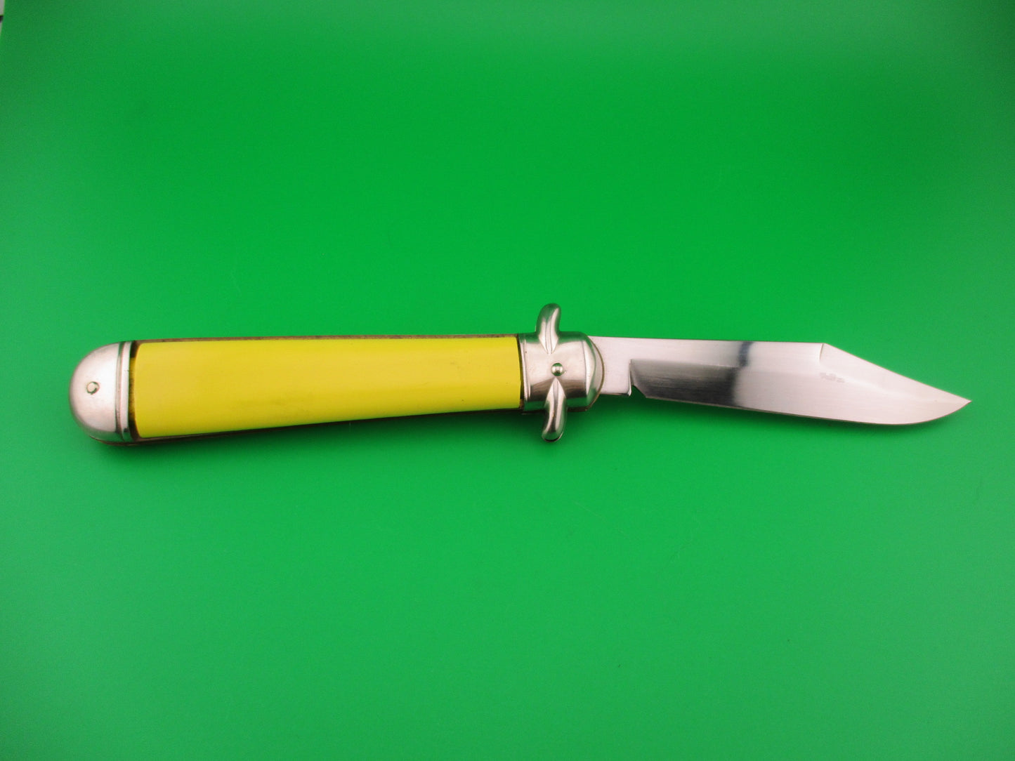 COLONIAL SHUR-SNAP Jumbo Jack #3301 Yellow vintage 1950s switchblade knife