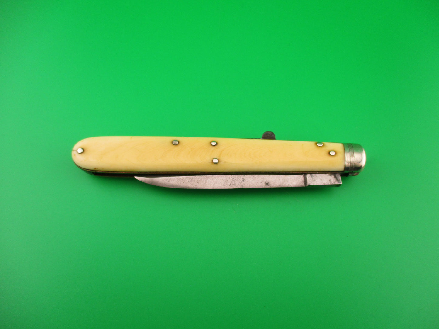 PICKSLAY'S PERUVIAN STEEL SHEFFIELD 19th Century English Oval button Automatic knife