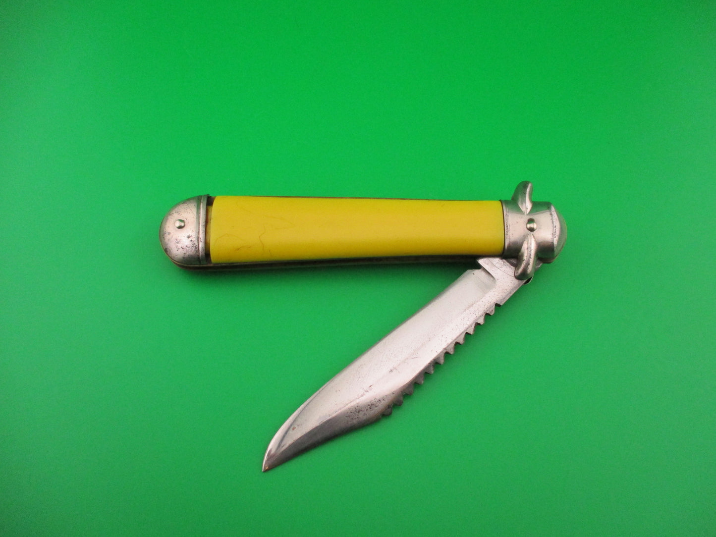 COLONIAL SHUR-SNAP Jumbo Jack #3301S Yellow vintage 1950s switchblade knife