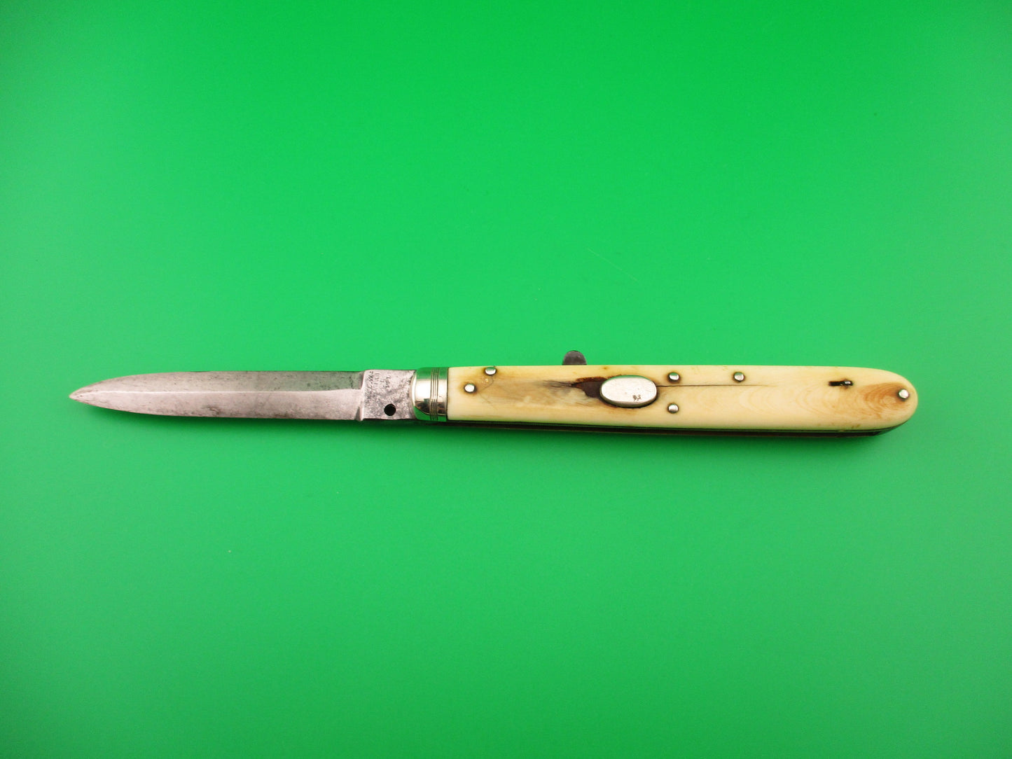 PICKSLAY'S PERUVIAN STEEL SHEFFIELD 19th Century English Oval button Automatic knife