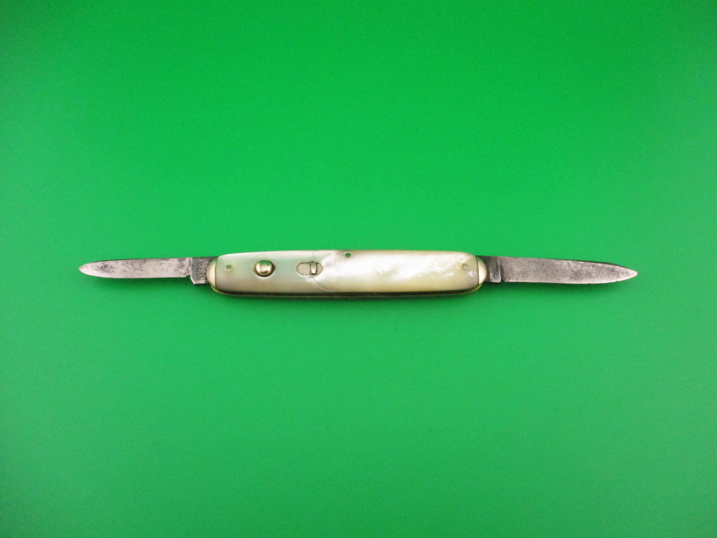 SHAPLEIGH HDW CO DE #S2P Medium double MOP tip bolster switchblade