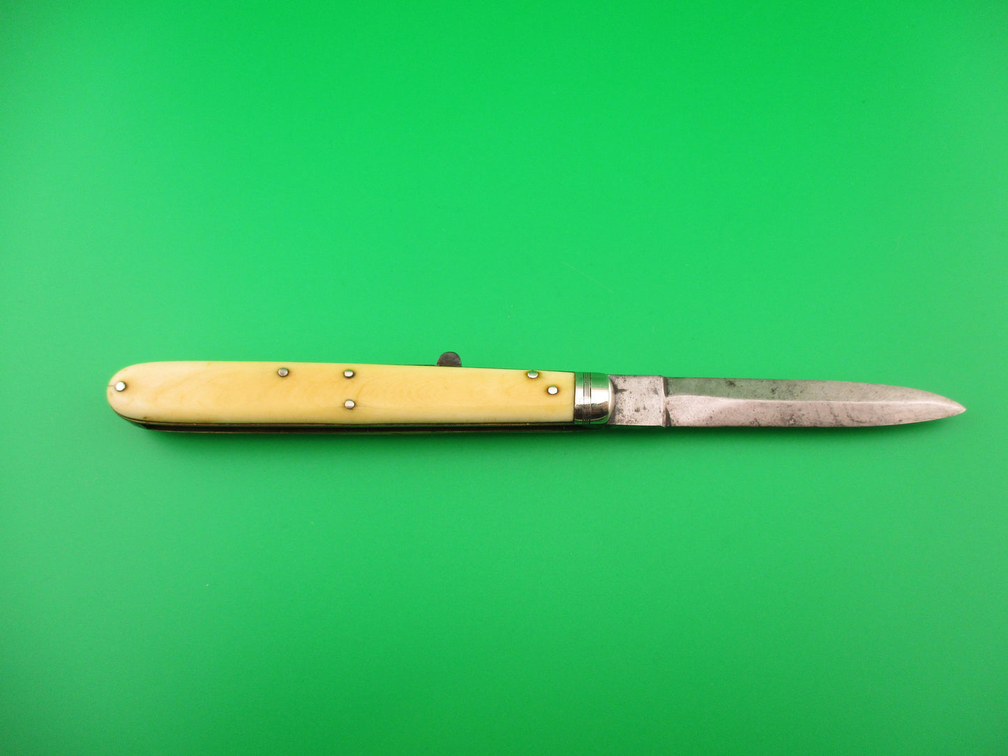 PICKSLAY'S PERUVIAN STEEL SHEFFIELD 19th Century English Oval button Automatic knife