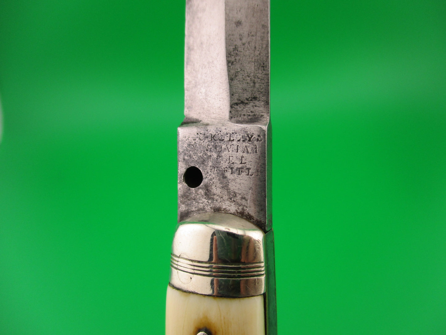 PICKSLAY'S PERUVIAN STEEL SHEFFIELD 19th Century English Oval button Automatic knife