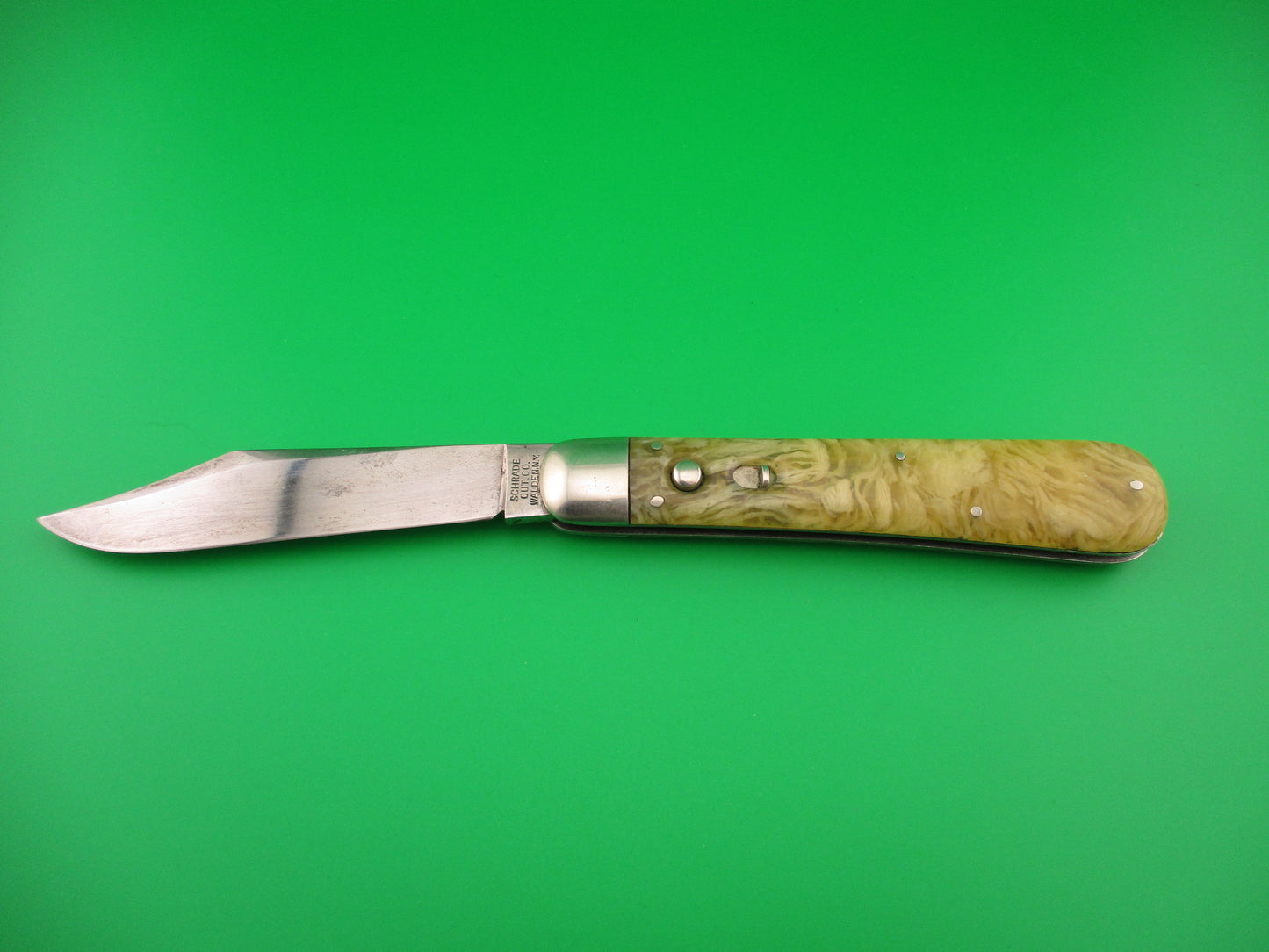 Schrade Cut Co FOREST KING Onyx Celluloid Hunter vintage 1940s automatic knife etch